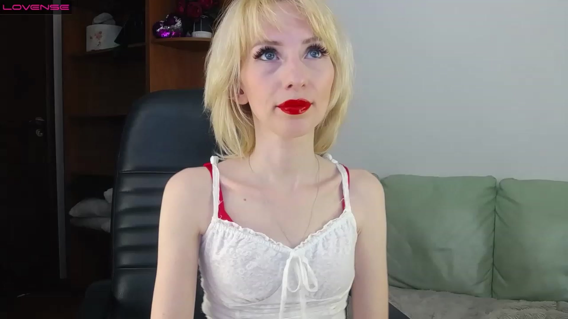 Gallery image thumbnail from PetitePrincez's myfreecams stream on, 03/08/2023, 17:47 image 13 of 20