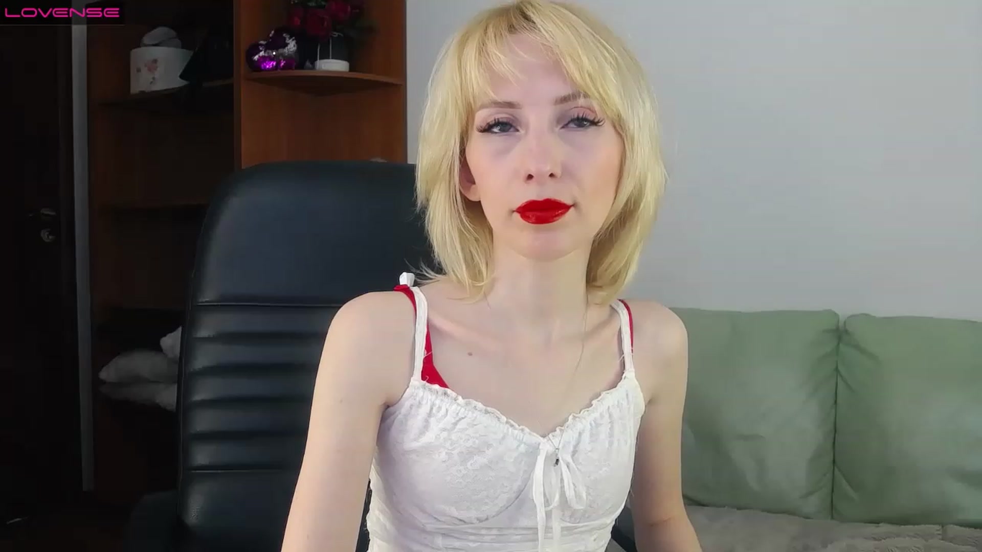 Gallery image thumbnail from PetitePrincez's myfreecams stream on, 03/08/2023, 17:47 image 14 of 20