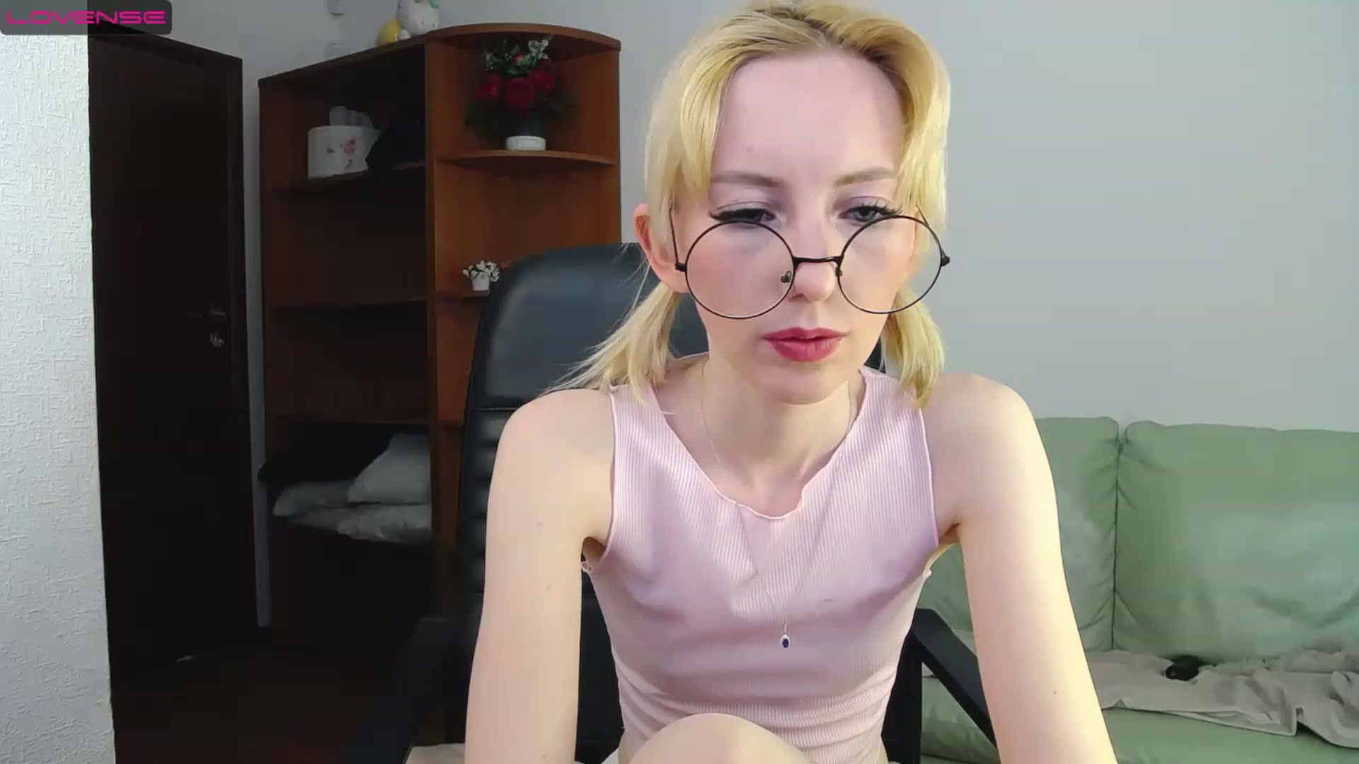 Gallery image thumbnail from PetitePrincez's myfreecams stream on, 03/11/2023, 15:20 image 20 of 20