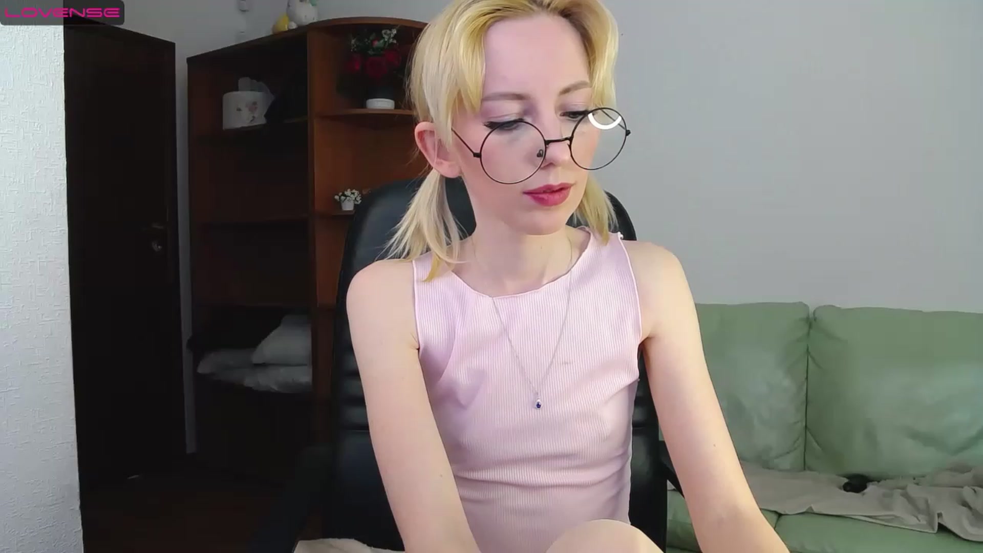 Gallery image thumbnail from PetitePrincez's myfreecams stream on, 03/11/2023, 15:20 image 11 of 20