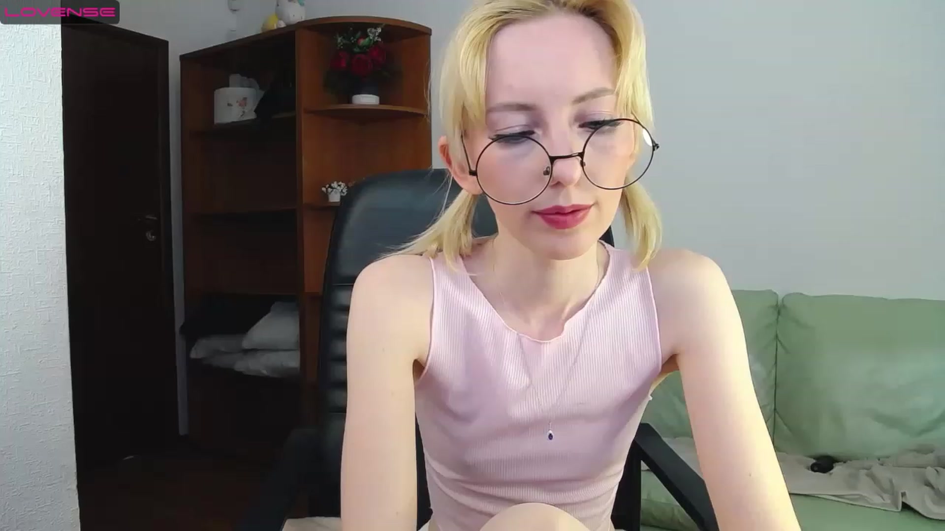 Gallery image thumbnail from PetitePrincez's myfreecams stream on, 03/11/2023, 15:20 image 18 of 20