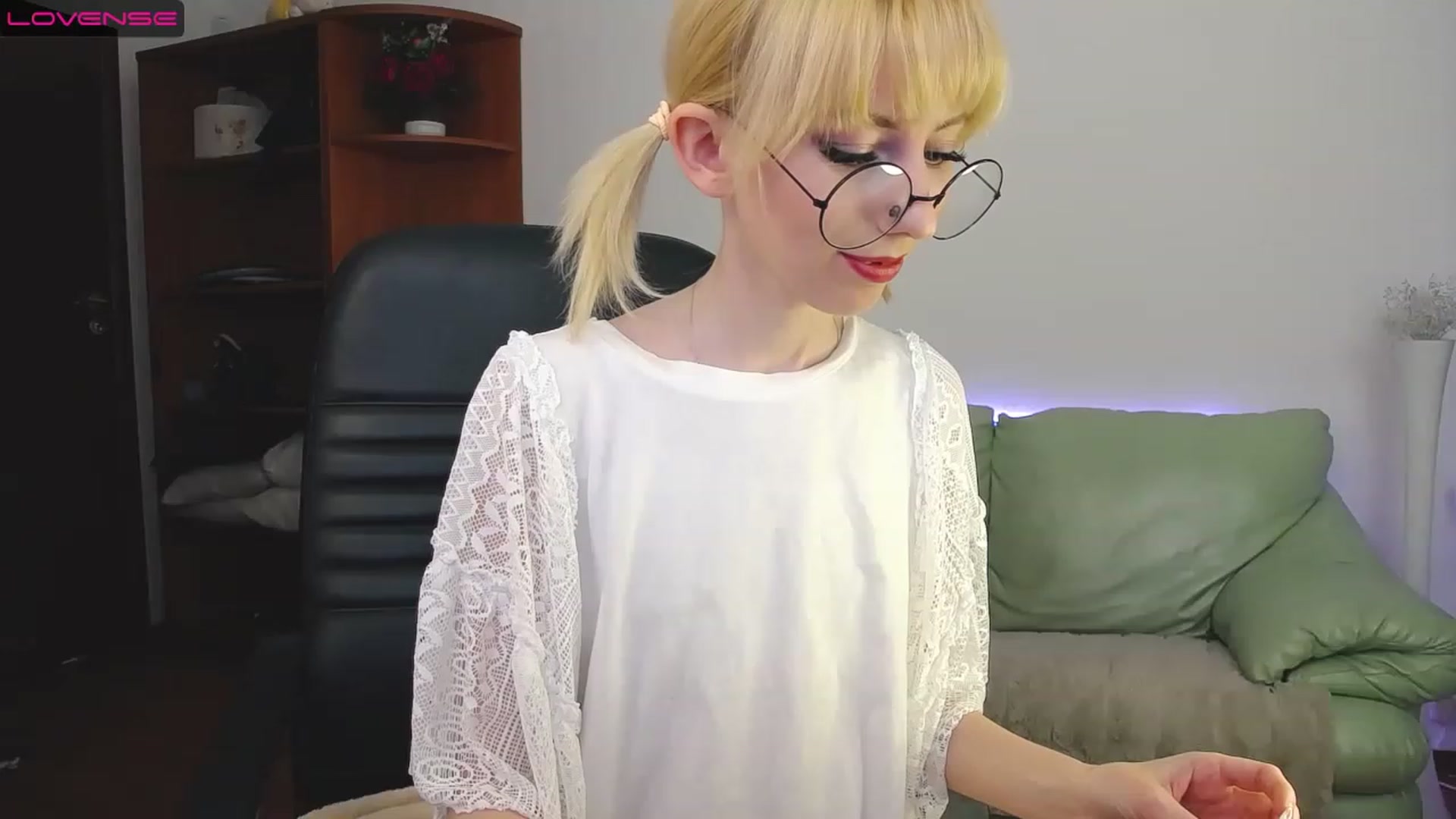 Gallery image thumbnail from PetitePrincez's myfreecams stream on, 03/12/2023, 14:51 image 20 of 20