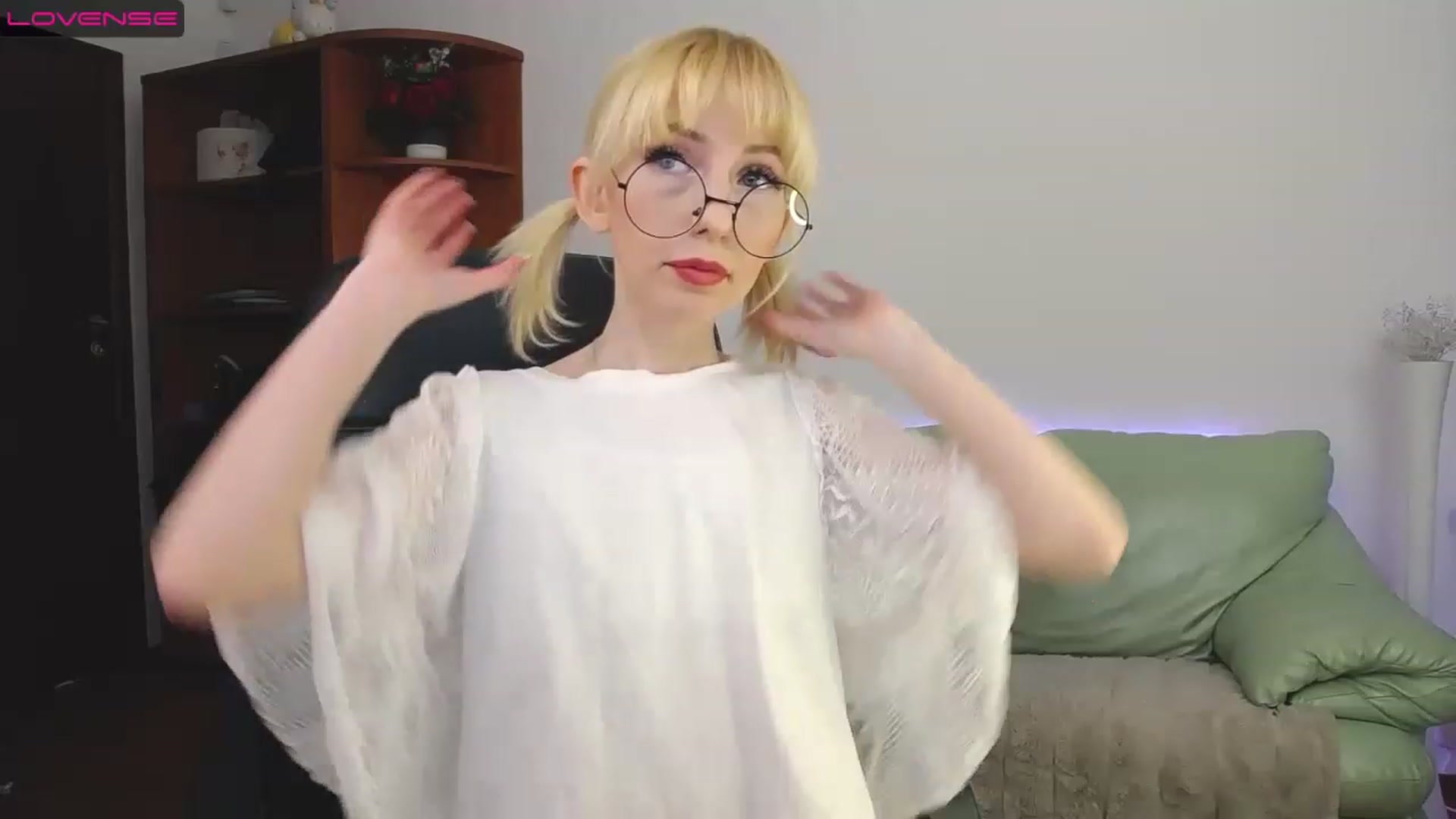 Gallery image thumbnail from PetitePrincez's myfreecams stream on, 03/12/2023, 14:51 image 8 of 20