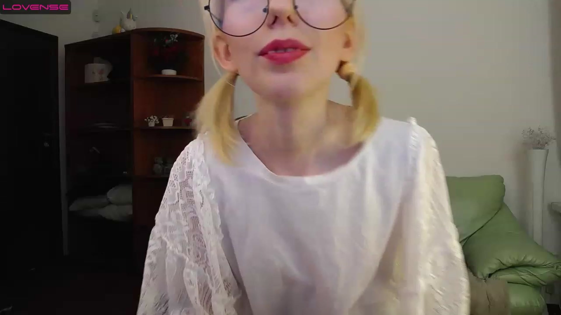 Gallery image thumbnail from PetitePrincez's myfreecams stream on, 03/12/2023, 17:24 image 8 of 20