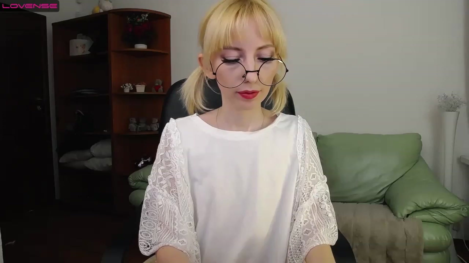 Gallery image thumbnail from PetitePrincez's myfreecams stream on, 03/12/2023, 17:24 image 9 of 20