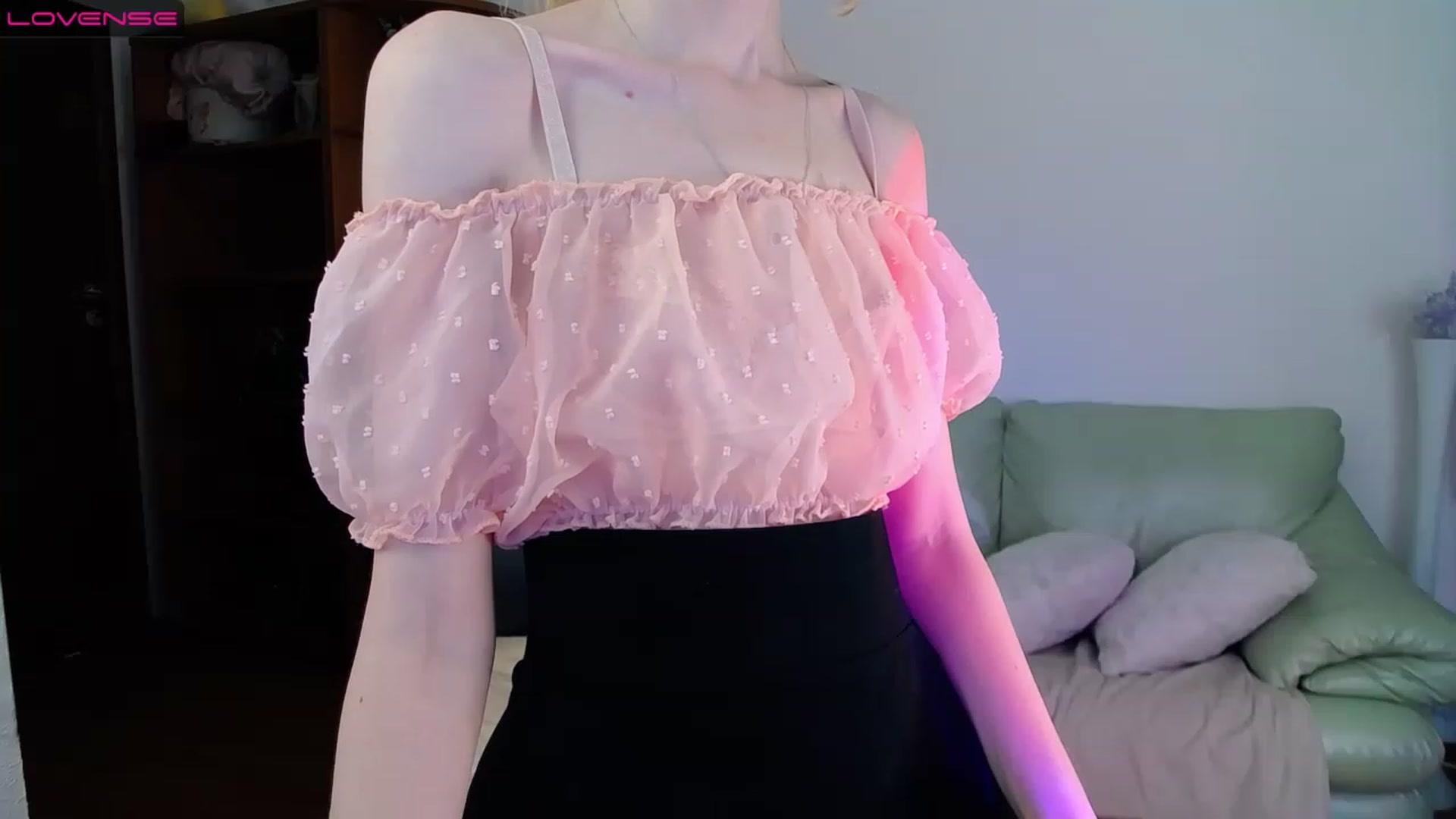 Gallery image thumbnail from PetitePrincez's myfreecams stream on, 03/25/2023, 15:20 image 14 of 20