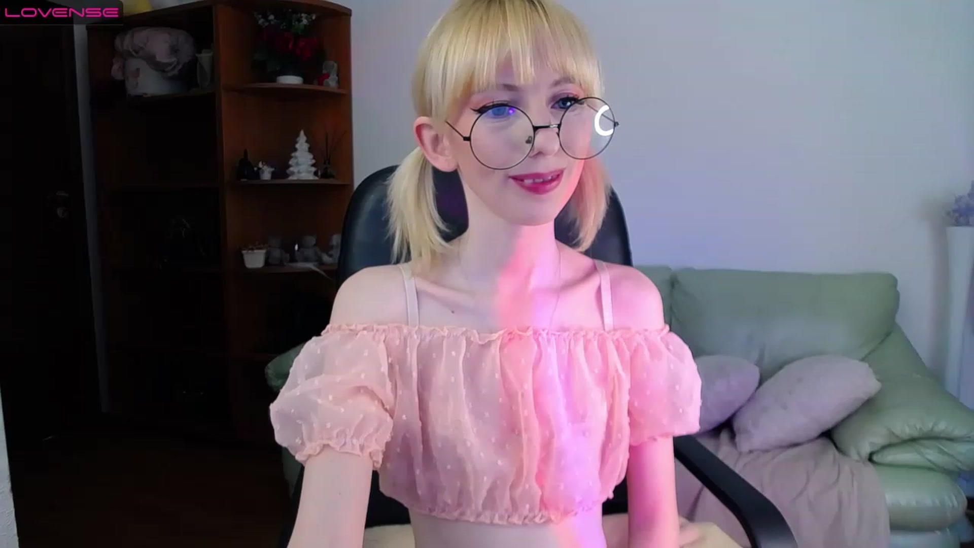Gallery image thumbnail from PetitePrincez's myfreecams stream on, 03/25/2023, 15:20 image 1 of 20