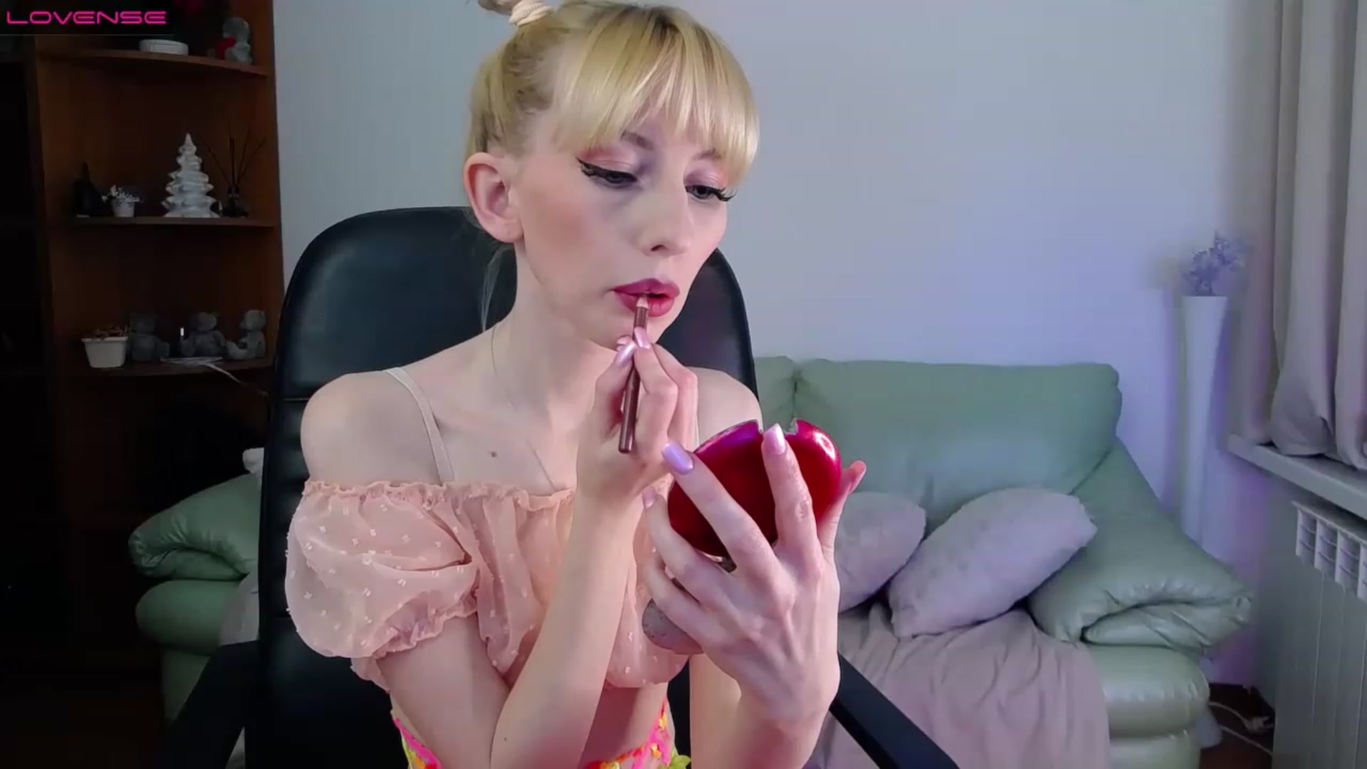 Gallery image thumbnail from PetitePrincez's myfreecams stream on, 03/25/2023, 17:10 image 20 of 20