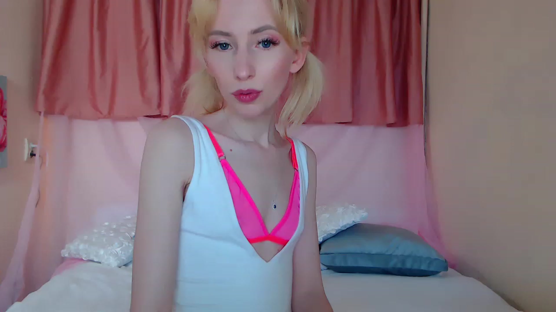 Gallery image thumbnail from PetitePrincez's myfreecams stream on, 04/15/2023, 14:58 image 12 of 20