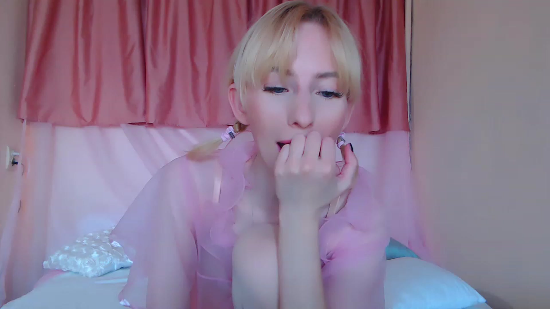 Gallery image thumbnail from PetitePrincez's myfreecams stream on, 04/16/2023, 14:35 image 13 of 20