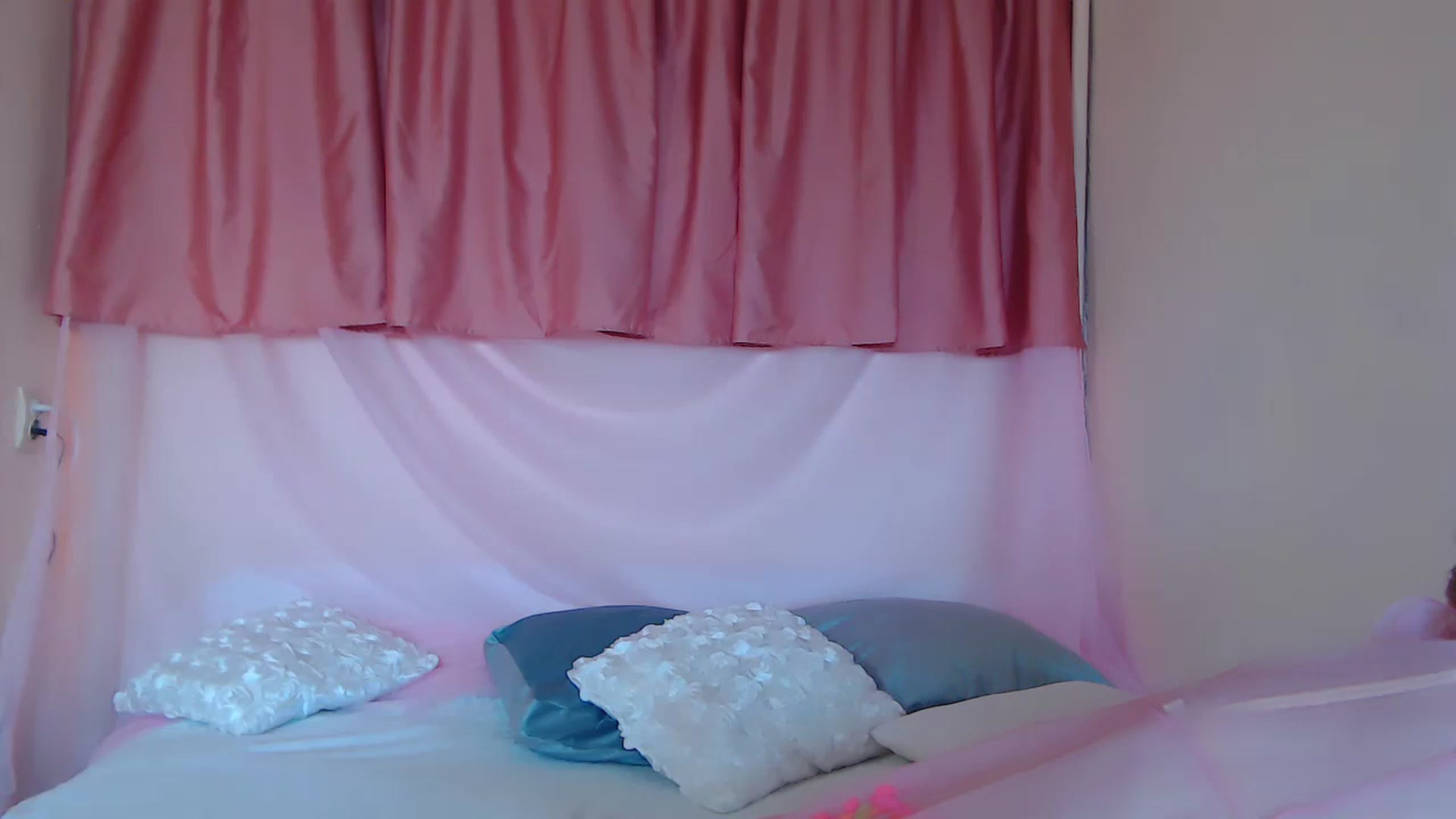 Gallery image thumbnail from PetitePrincez's myfreecams stream on, 04/16/2023, 14:35 image 12 of 20