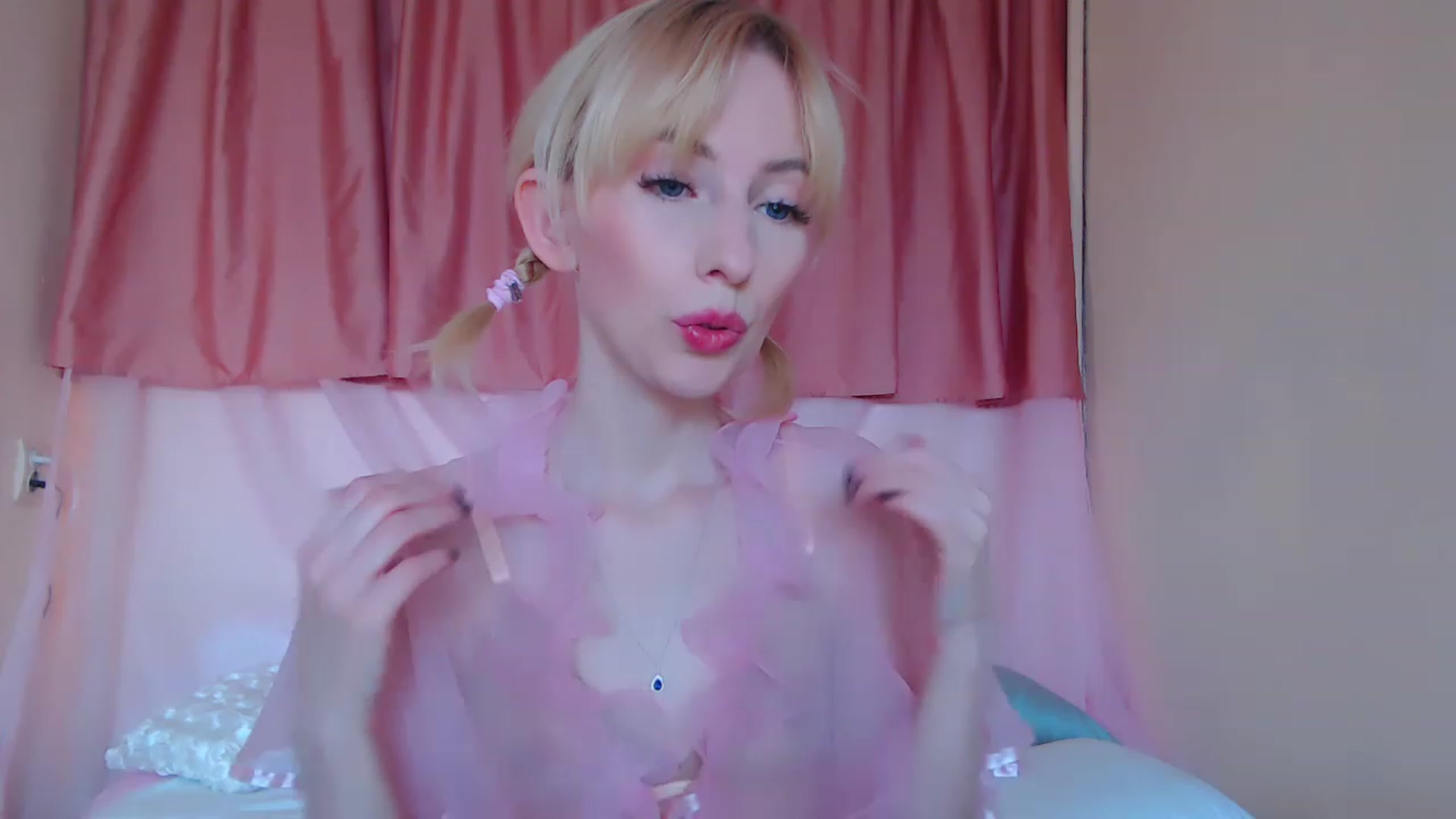 Gallery image thumbnail from PetitePrincez's myfreecams stream on, 04/16/2023, 14:35 image 8 of 20