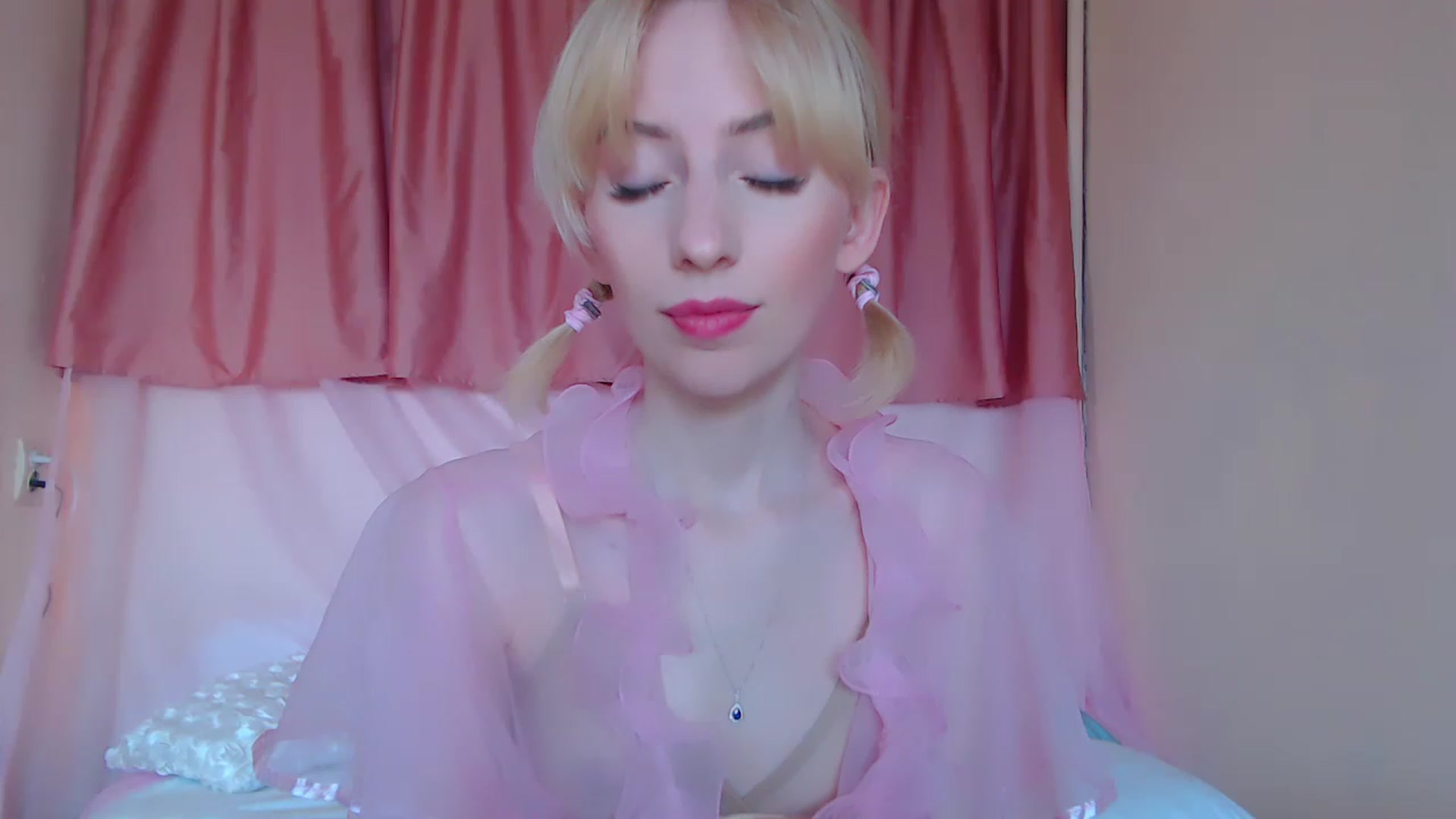 Gallery image thumbnail from PetitePrincez's myfreecams stream on, 04/16/2023, 14:35 image 6 of 20