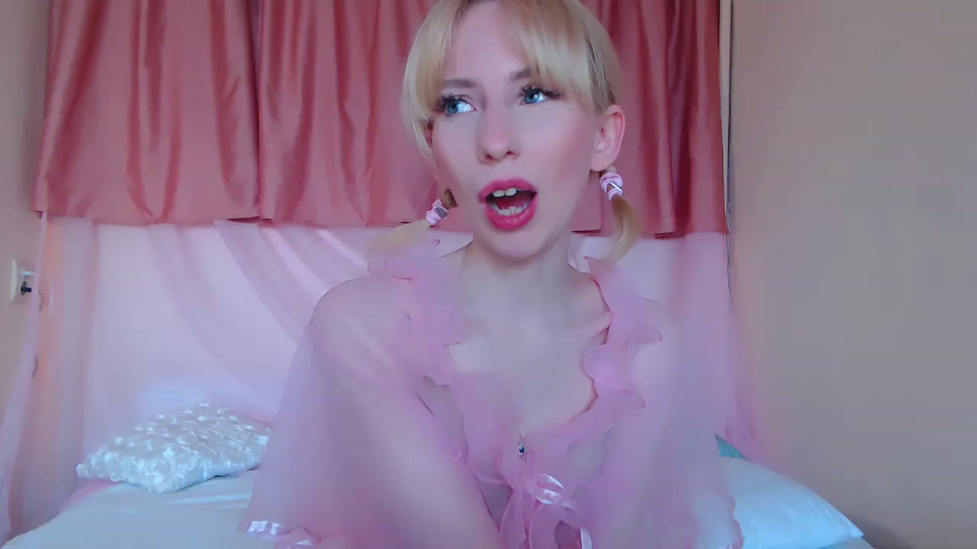 Gallery image thumbnail from PetitePrincez's myfreecams stream on, 04/16/2023, 14:35 image 17 of 20