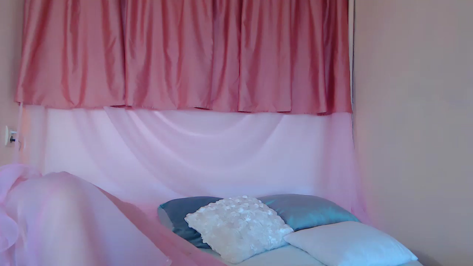Gallery image thumbnail from PetitePrincez's myfreecams stream on, 04/16/2023, 14:35 image 20 of 20