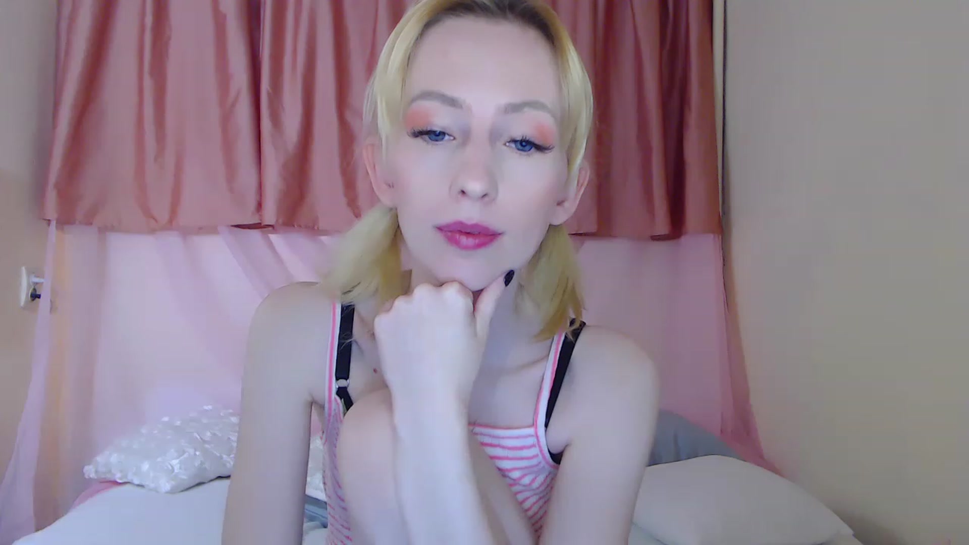 Gallery image thumbnail from PetitePrincez's myfreecams stream on, 04/17/2023, 18:30 image 11 of 20