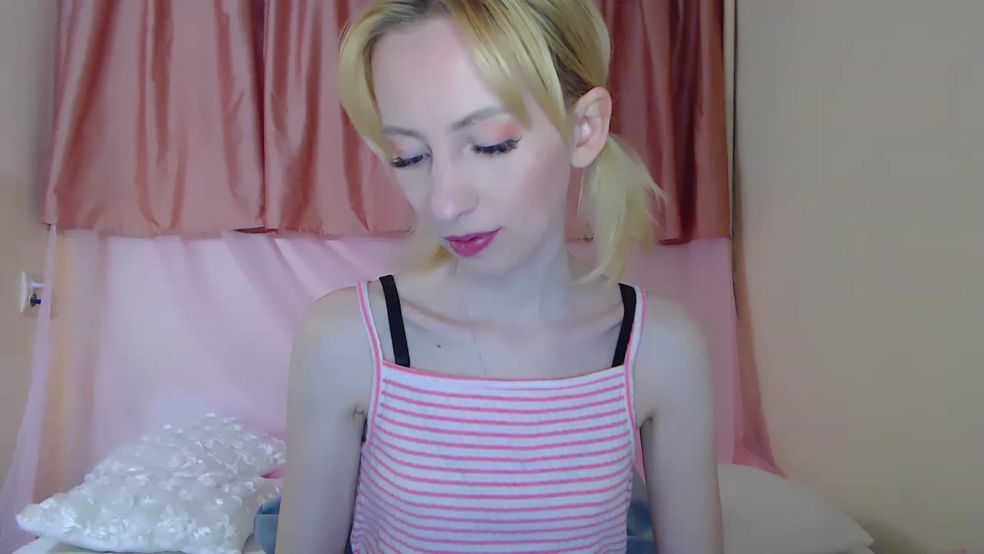 Gallery image thumbnail from PetitePrincez's myfreecams stream on, 04/17/2023, 18:30 image 19 of 20