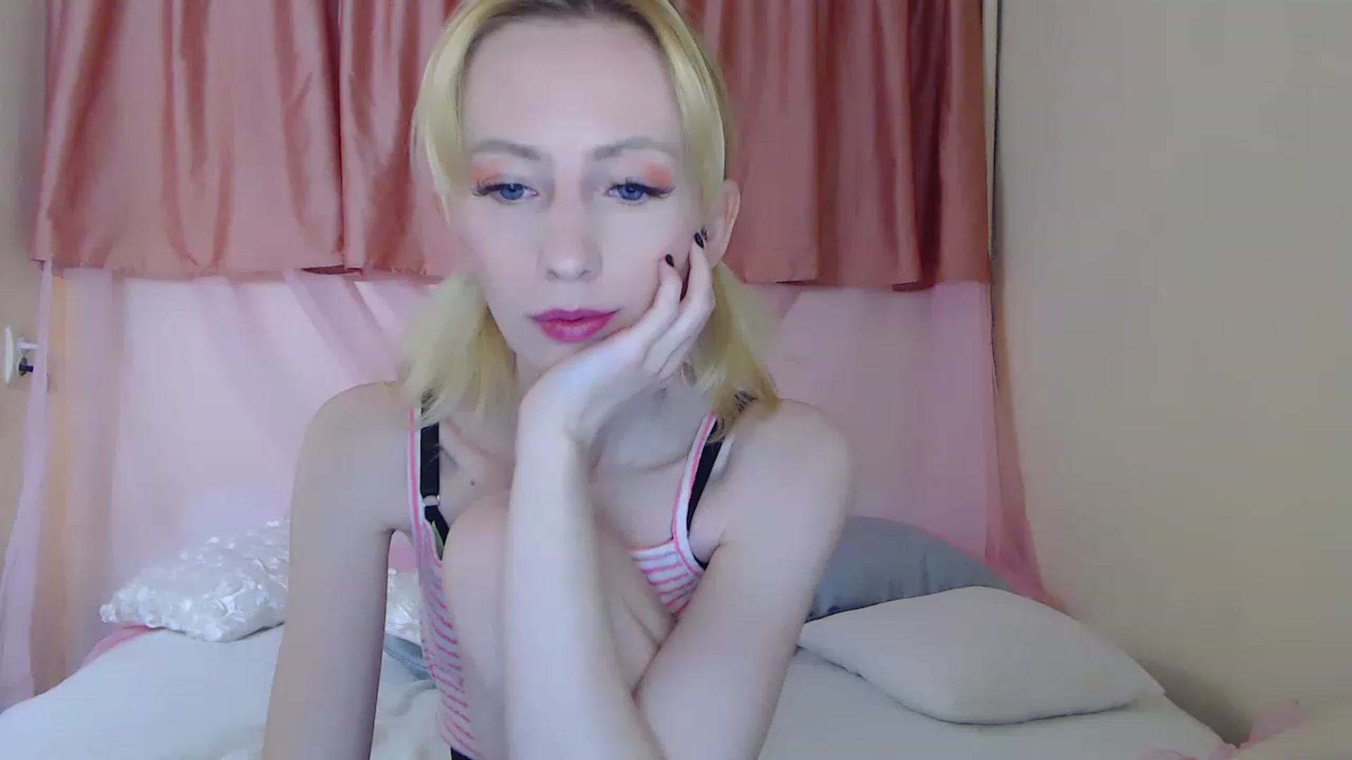 Gallery image thumbnail from PetitePrincez's myfreecams stream on, 04/17/2023, 18:30 image 1 of 20