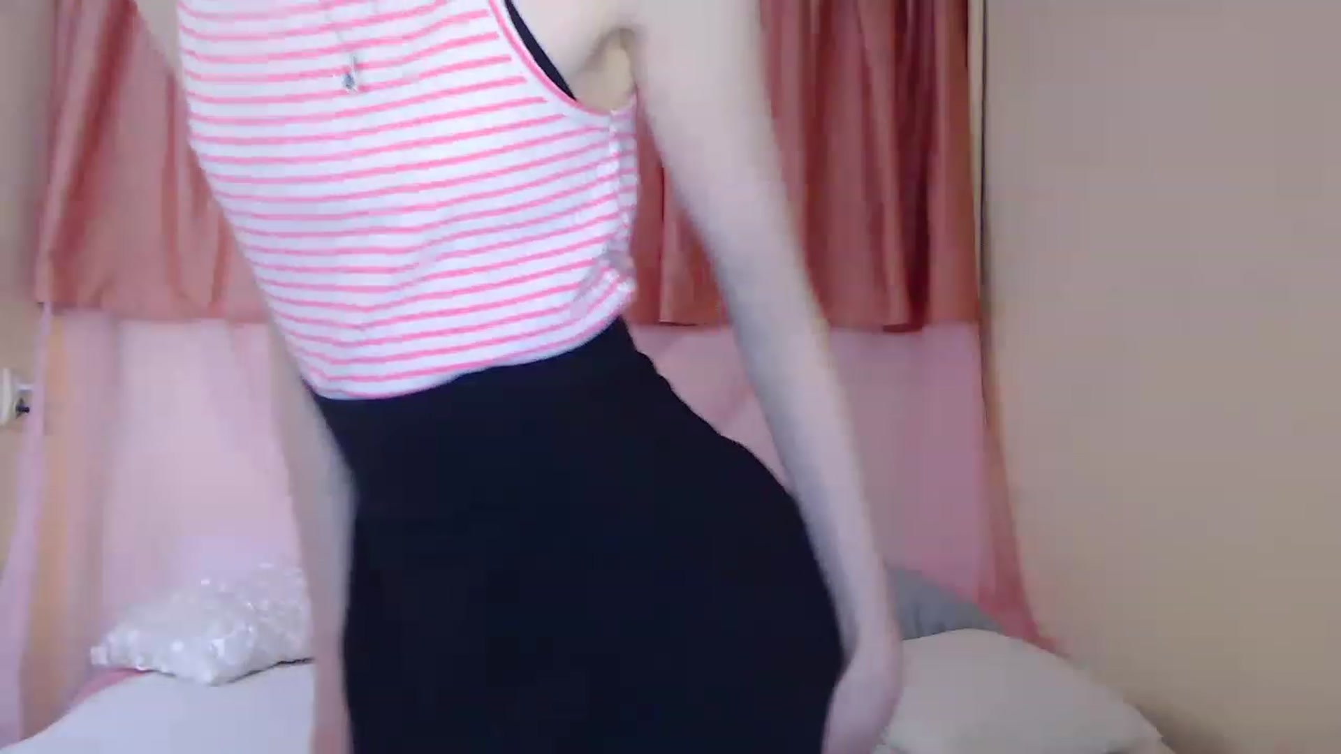 Gallery image thumbnail from PetitePrincez's myfreecams stream on, 04/17/2023, 18:30 image 5 of 20