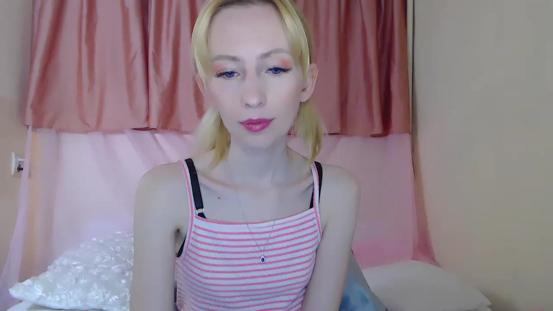 Gallery image thumbnail from PetitePrincez's myfreecams stream on, 04/17/2023, 18:30 image 15 of 20