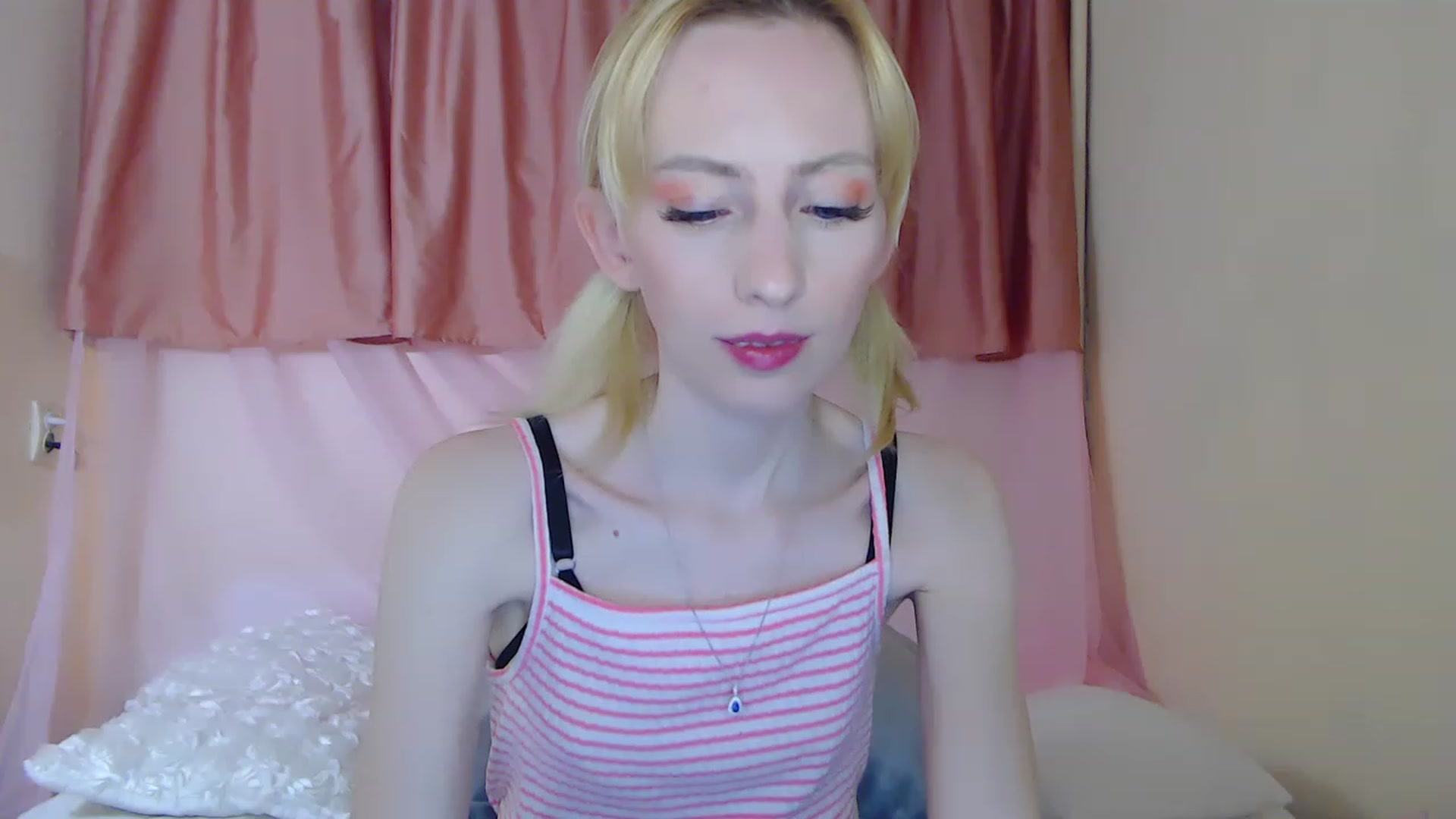 Gallery image thumbnail from PetitePrincez's myfreecams stream on, 04/17/2023, 18:30 image 16 of 20