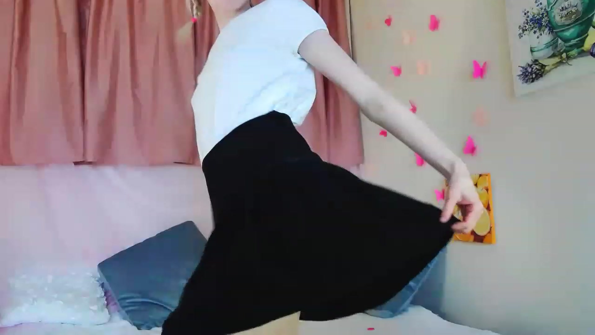 Gallery image thumbnail from PetitePrincez's myfreecams stream on, 05/27/2023, 14:59 image 14 of 20