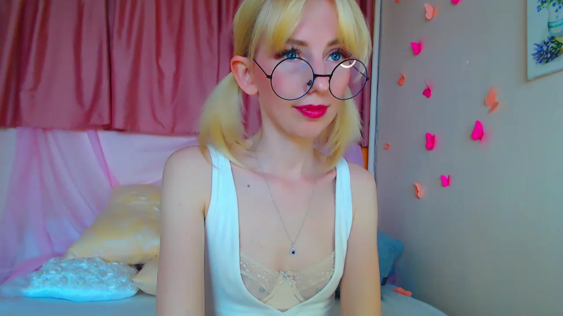 Gallery image thumbnail from PetitePrincez's myfreecams stream on, 06/18/2023, 13:58 image 18 of 20