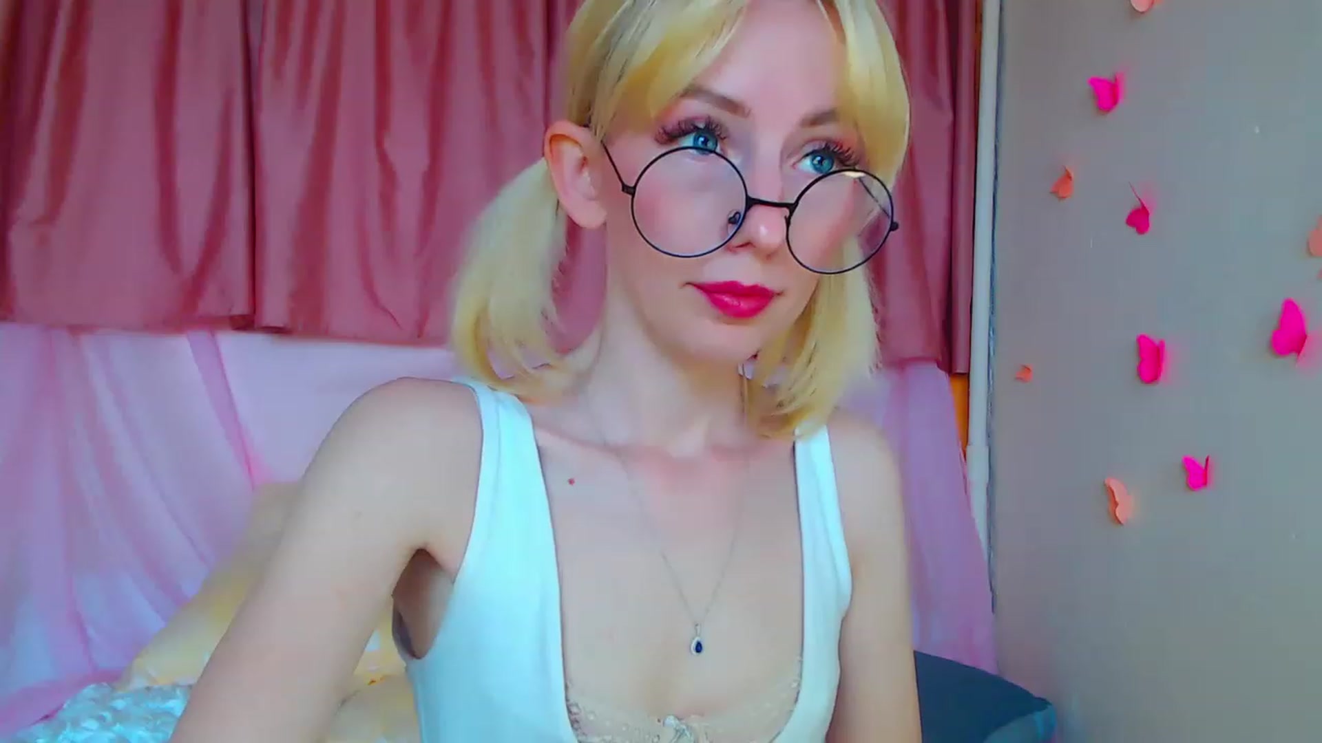 Gallery image thumbnail from PetitePrincez's myfreecams stream on, 06/18/2023, 14:45 image 2 of 20