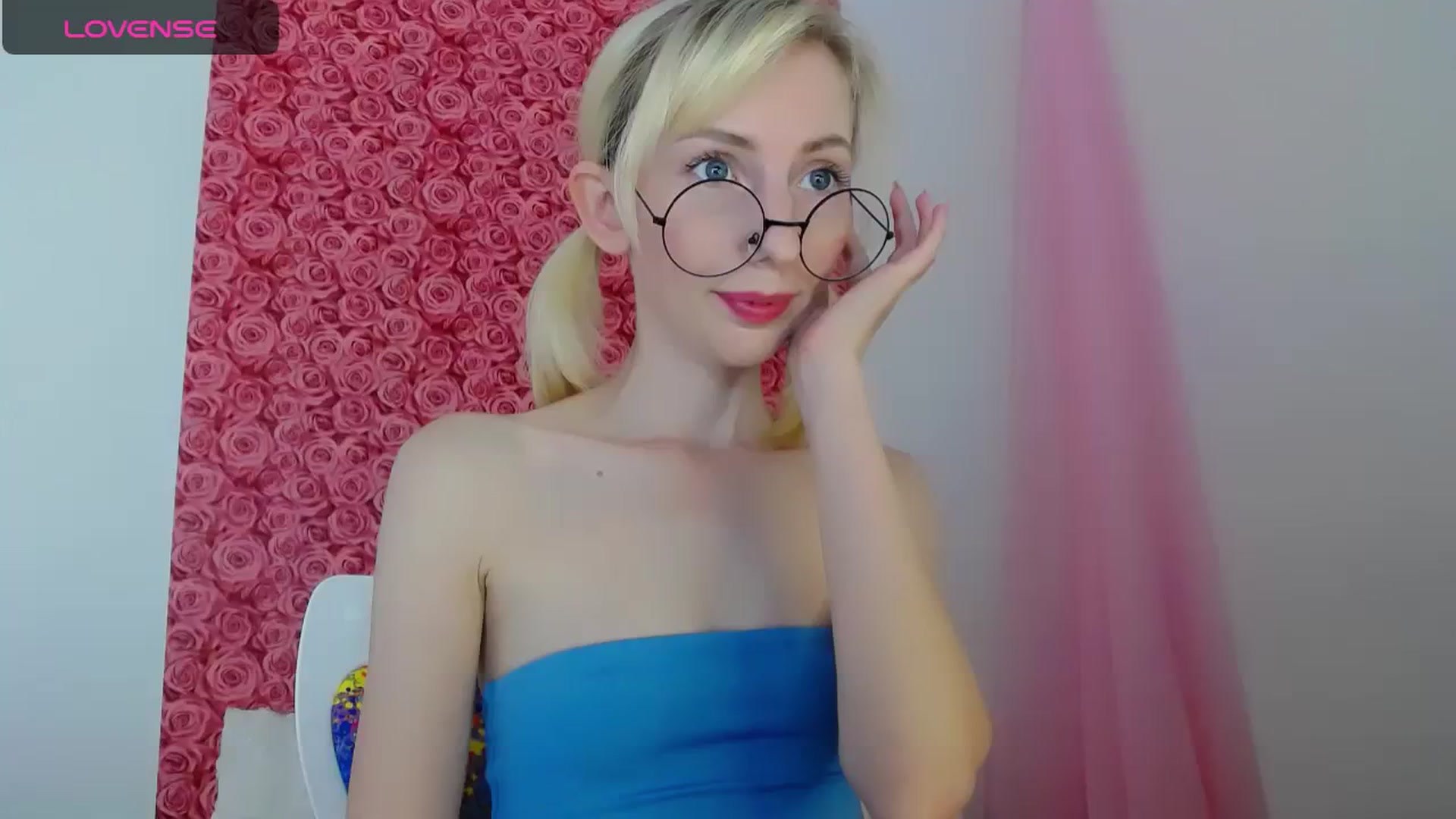 Gallery image thumbnail from PetitePrincez's myfreecams stream on, 09/23/2023, 13:57 image 9 of 20