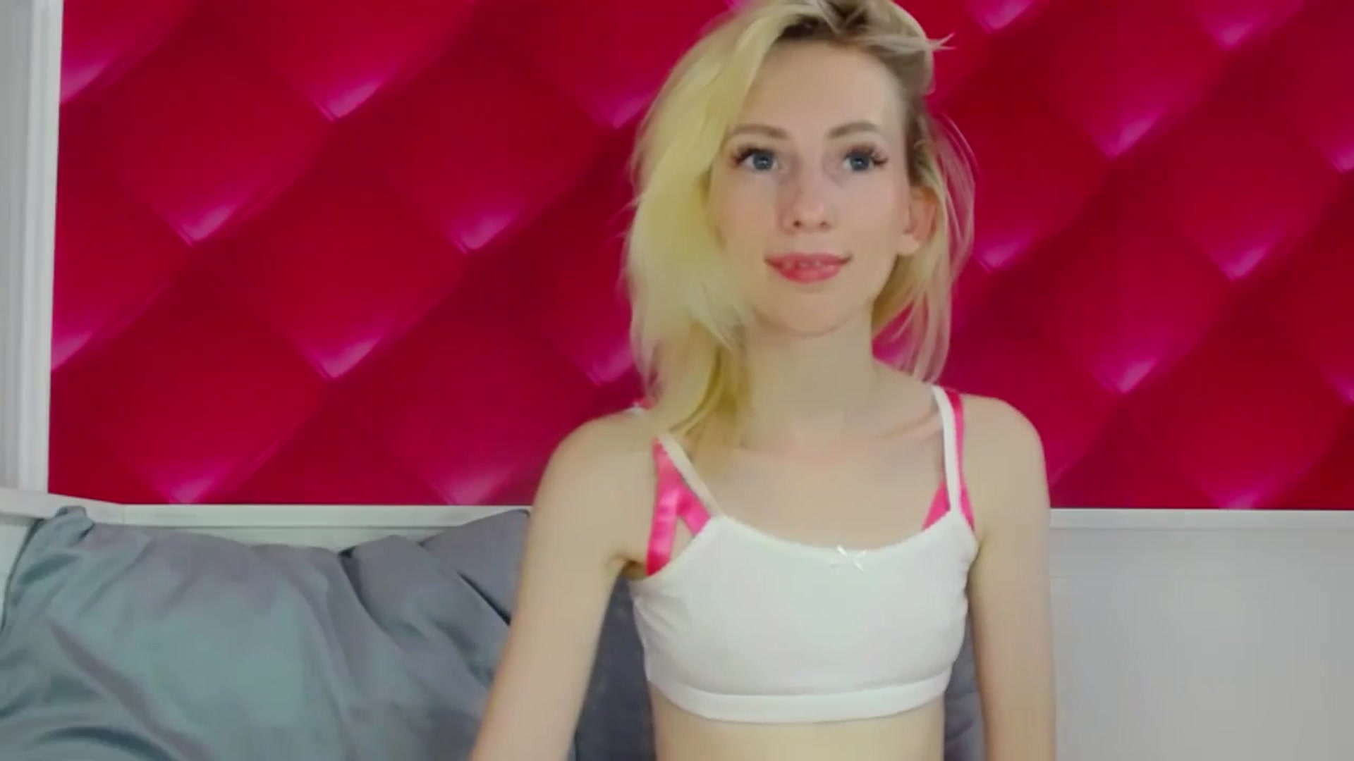 Gallery image thumbnail from PetitePrincez's myfreecams stream on, 10/14/2023, 17:01 image 5 of 20