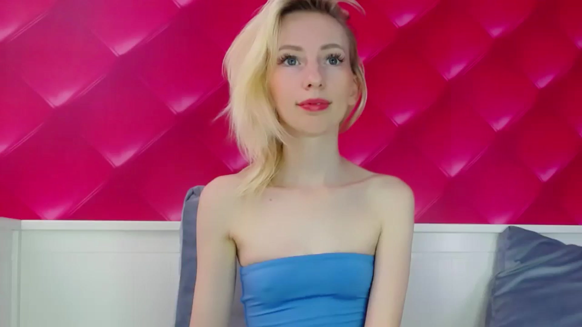 Gallery image thumbnail from PetitePrincez's myfreecams stream on, 10/15/2023, 13:16 image 10 of 20
