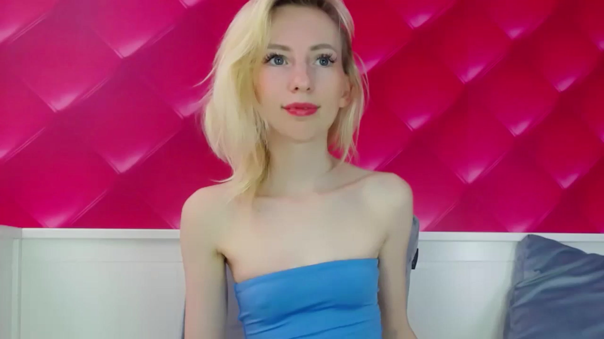 Gallery image thumbnail from PetitePrincez's myfreecams stream on, 10/15/2023, 13:16 image 9 of 20