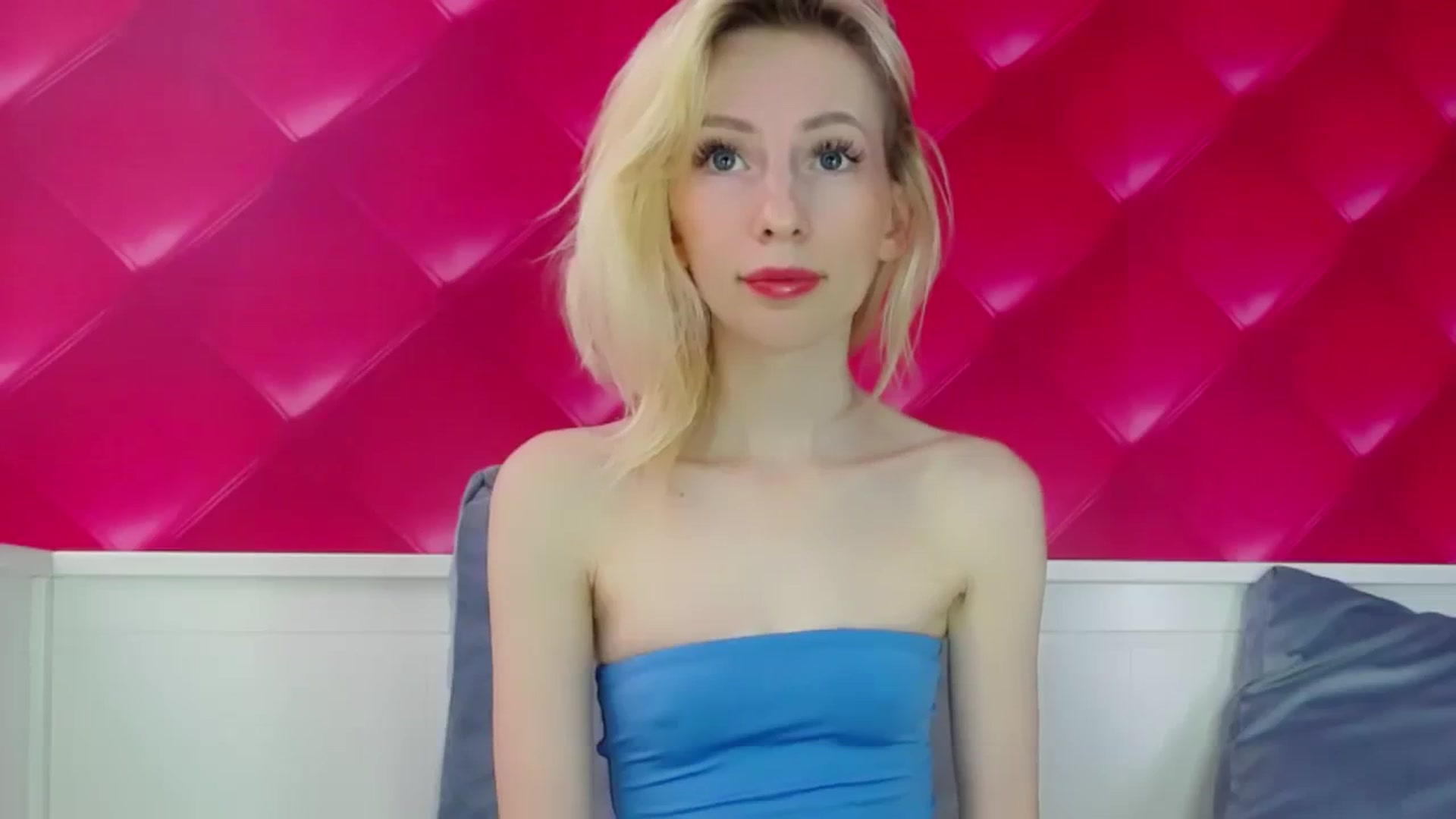 Gallery image thumbnail from PetitePrincez's myfreecams stream on, 10/15/2023, 13:16 image 8 of 20