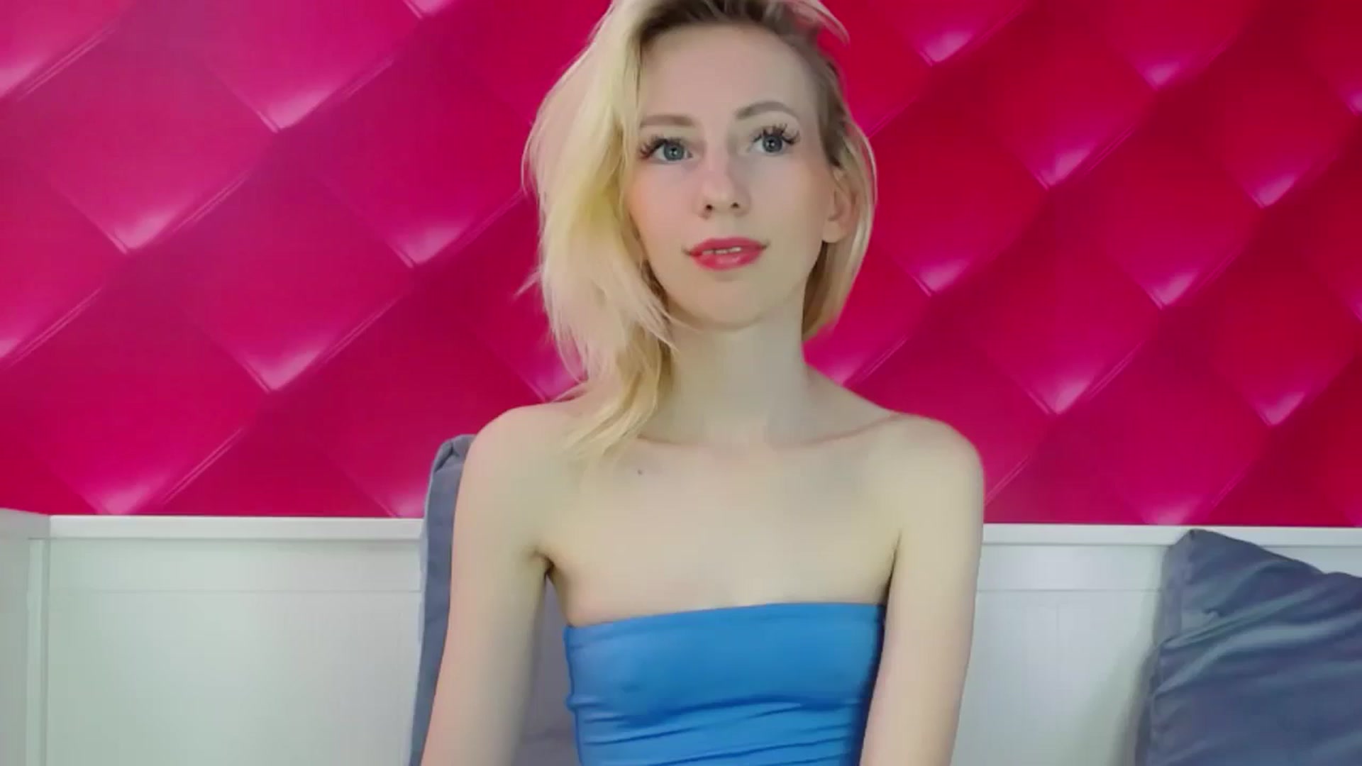 Gallery image thumbnail from PetitePrincez's myfreecams stream on, 10/15/2023, 13:16 image 11 of 20