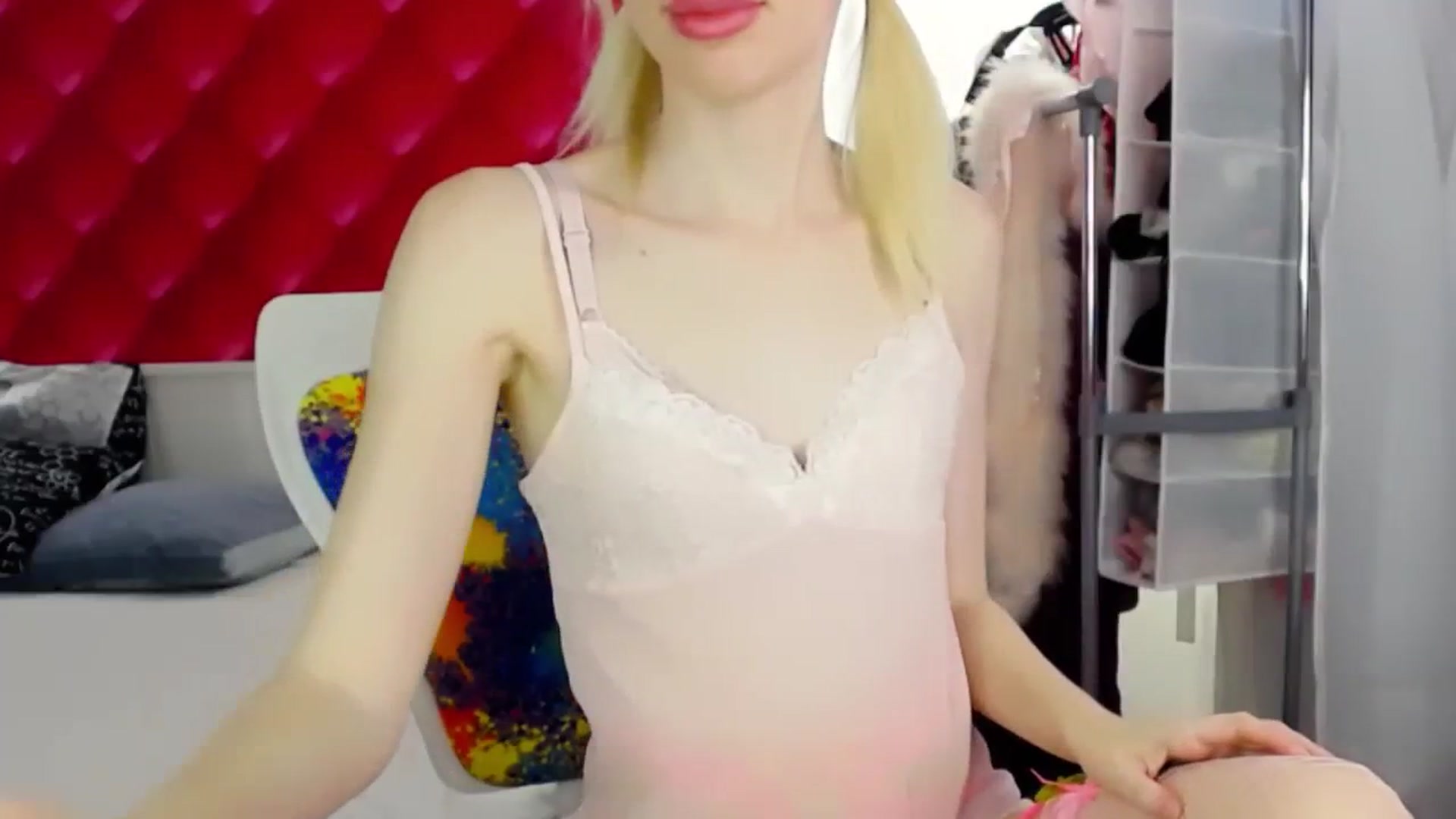 Gallery image thumbnail from PetitePrincez's myfreecams stream on, 12/17/2023, 14:37 image 9 of 20