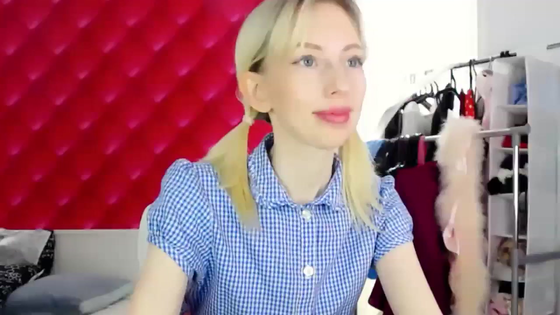 Gallery image thumbnail from PetitePrincez's myfreecams stream on, 12/17/2023, 16:31 image 19 of 20