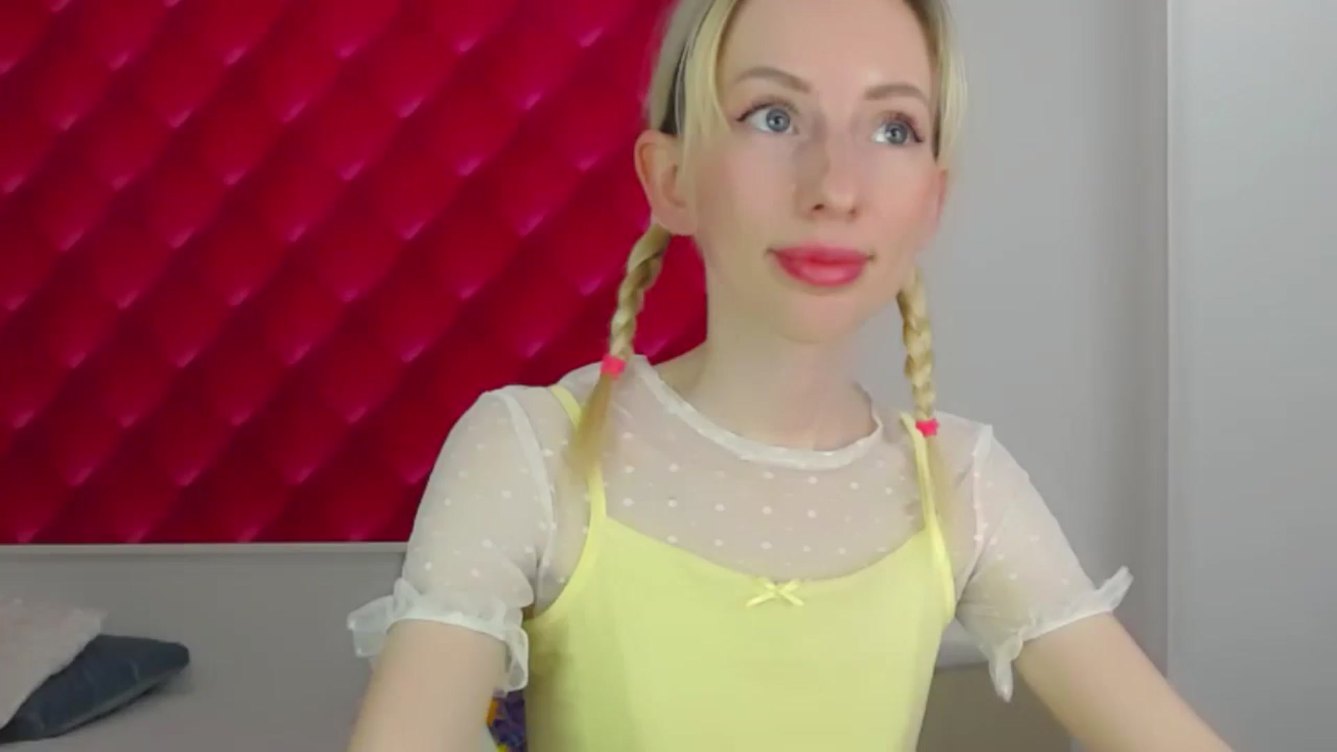 Gallery image thumbnail from PetitePrincez's myfreecams stream on, 12/24/2023, 17:06 image 1 of 20