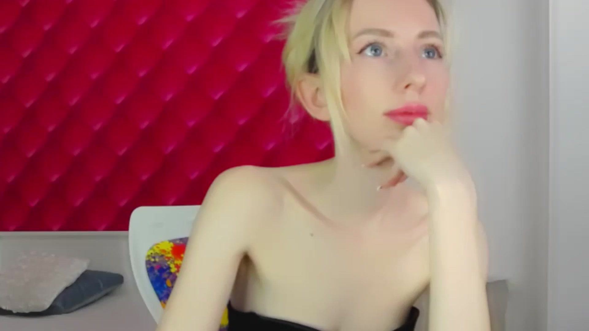 Gallery image thumbnail from PetitePrincez's myfreecams stream on, 12/24/2023, 17:06 image 13 of 20