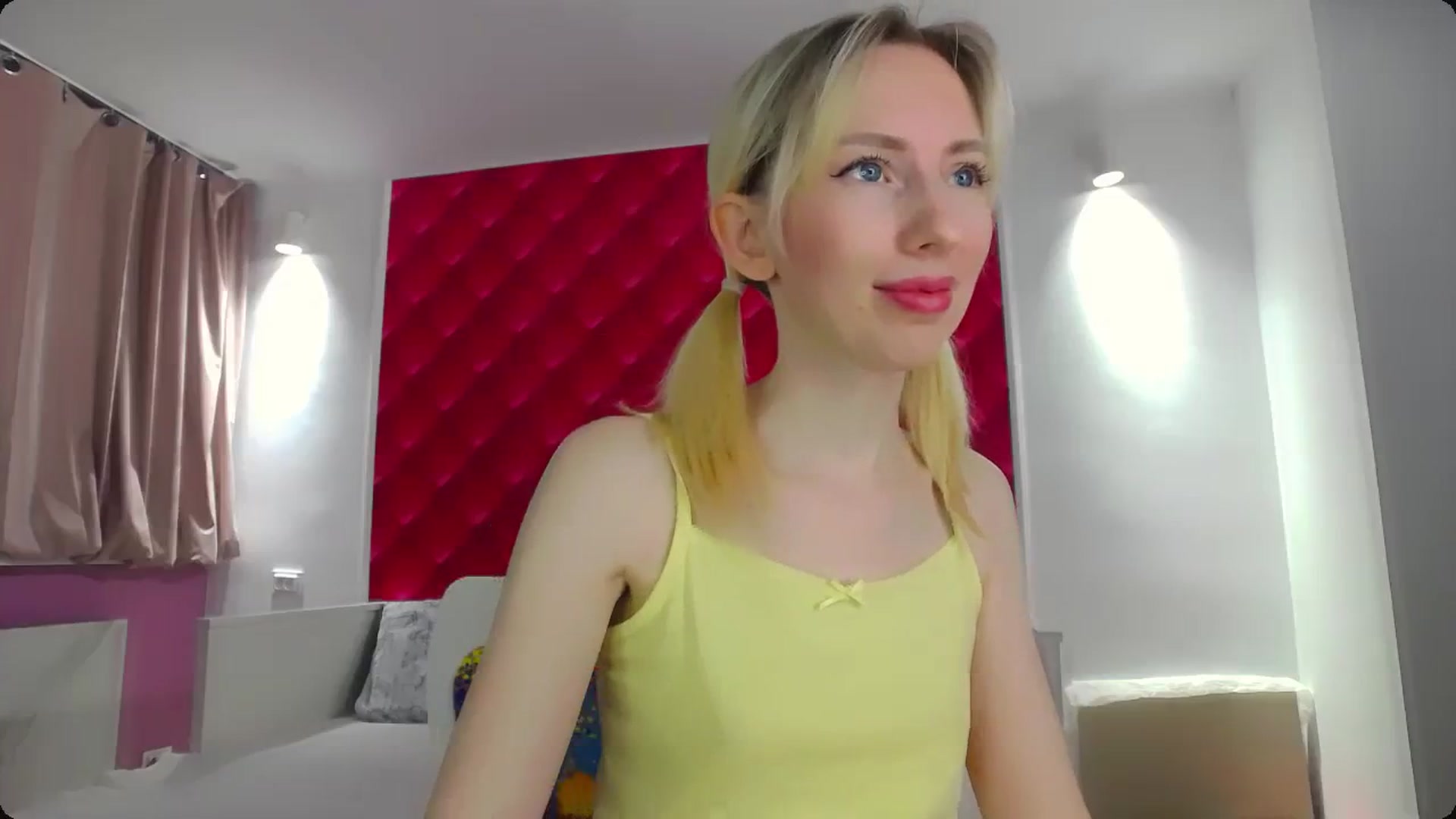 Gallery image thumbnail from PetitePrincez's myfreecams stream on, 01/06/2024, 14:48 image 11 of 20