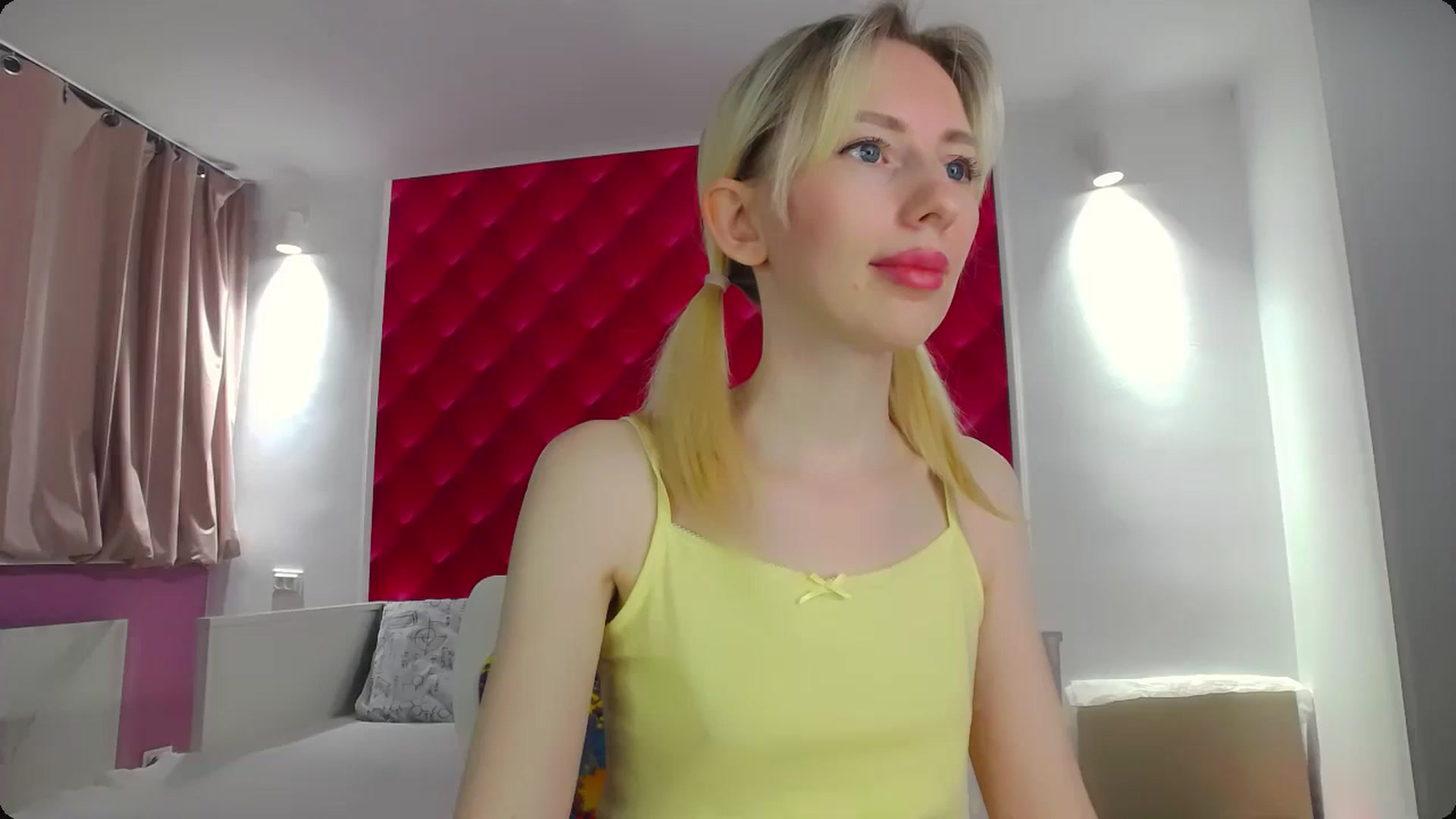 Gallery image thumbnail from PetitePrincez's myfreecams stream on, 01/06/2024, 14:48 image 6 of 20