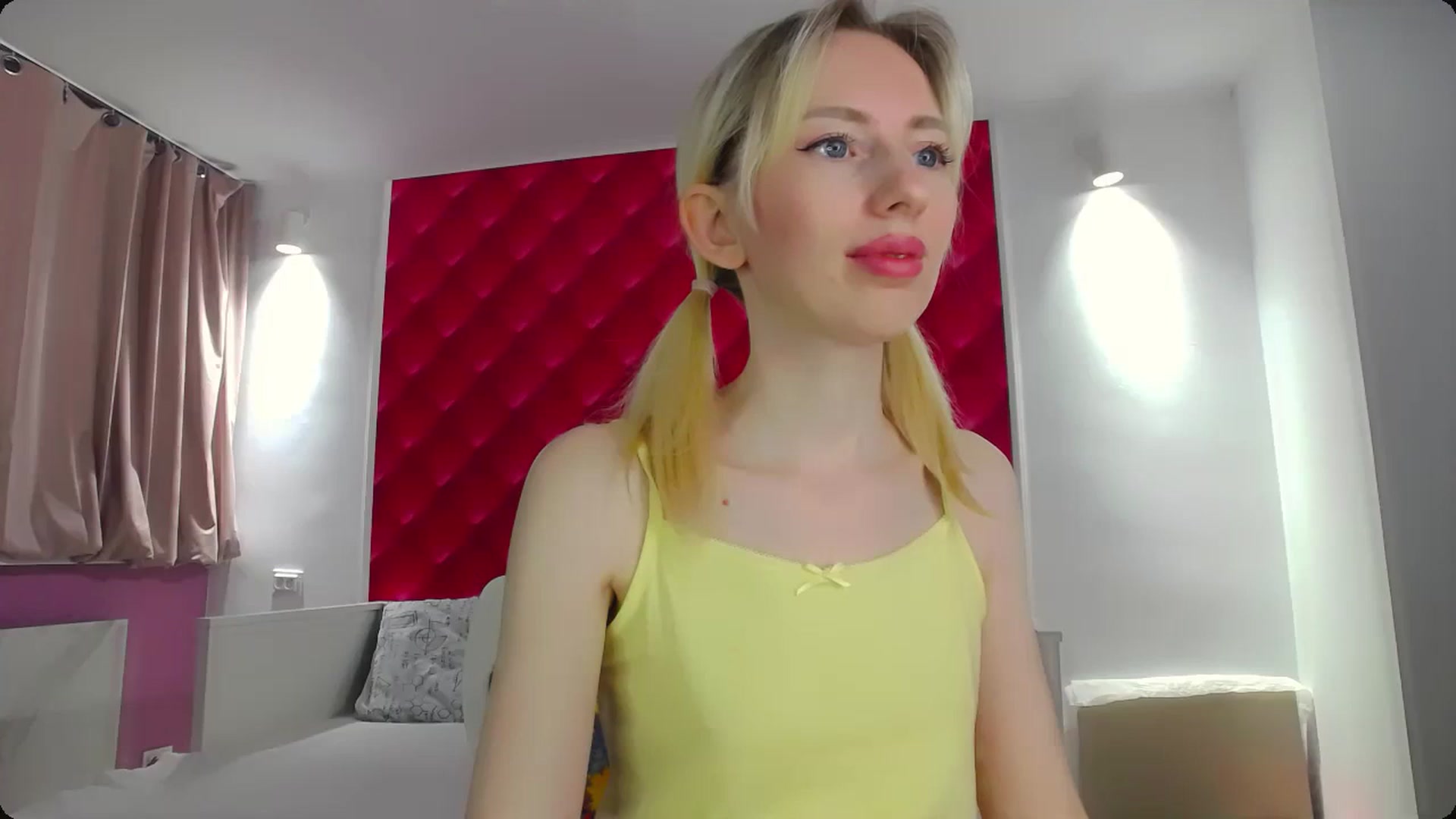 Gallery image thumbnail from PetitePrincez's myfreecams stream on, 01/06/2024, 14:48 image 16 of 20