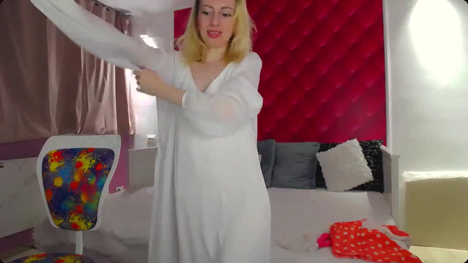 Gallery image thumbnail from PetitePrincez's myfreecams stream on, 01/14/2024, 17:05 image 18 of 20