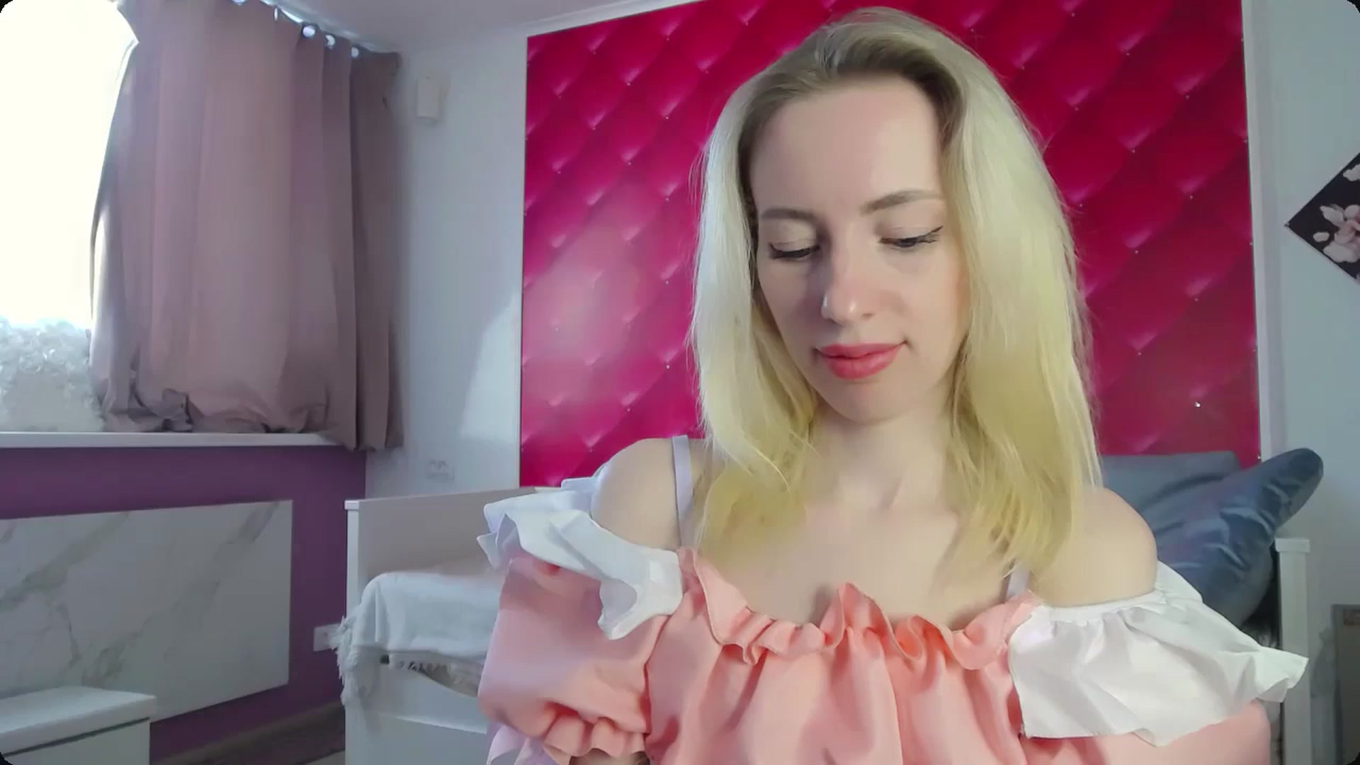 Gallery image thumbnail from PetitePrincez's myfreecams stream on, 04/27/2024, 16:11 image 3 of 20