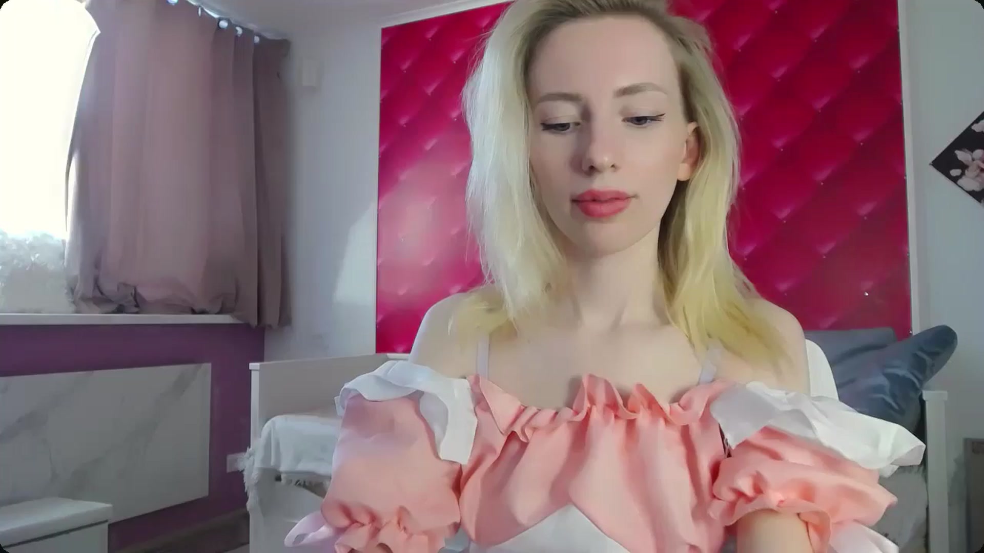 Gallery image thumbnail from PetitePrincez's myfreecams stream on, 04/27/2024, 16:11 image 9 of 20