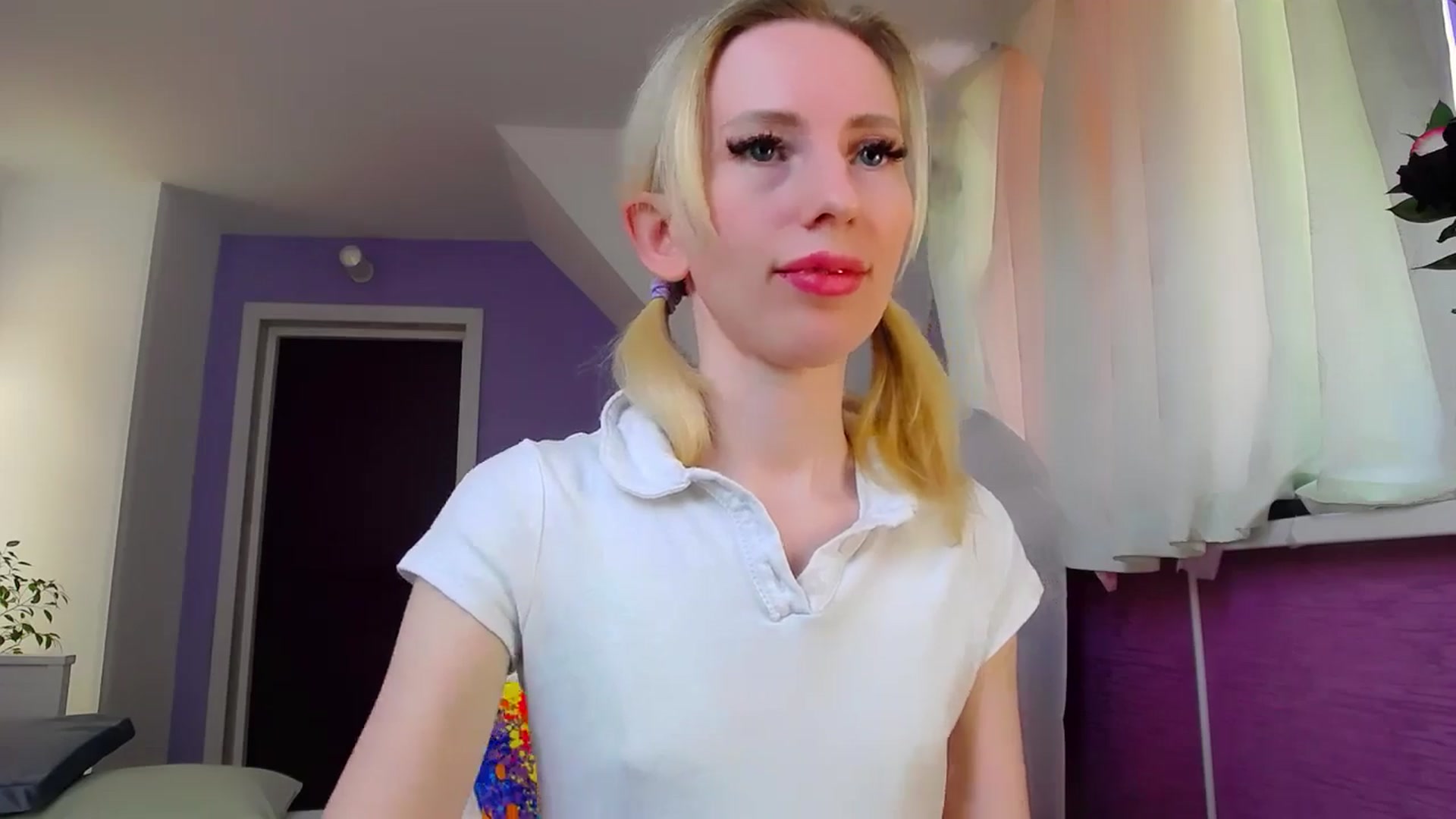 Gallery image thumbnail from PetitePrincez's myfreecams stream on, 05/19/2024, 14:00 image 14 of 20