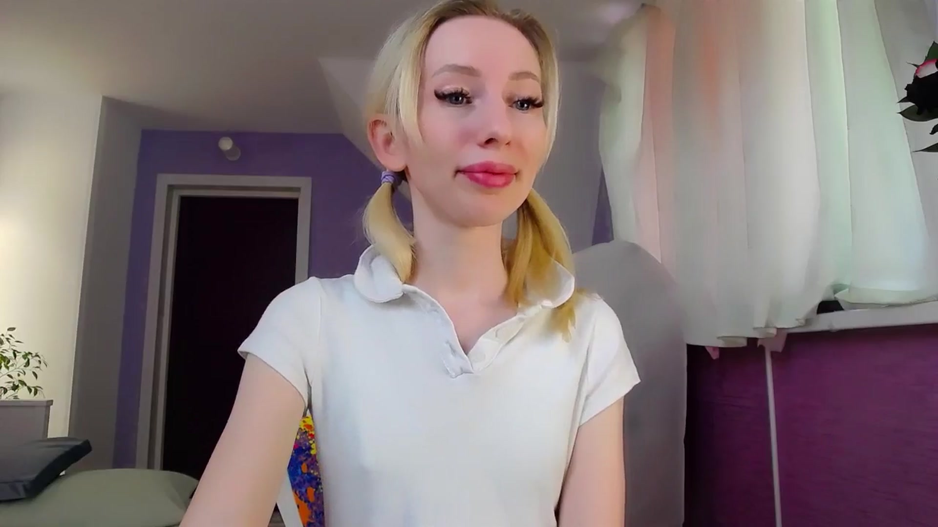 Gallery image thumbnail from PetitePrincez's myfreecams stream on, 05/19/2024, 14:00 image 4 of 20