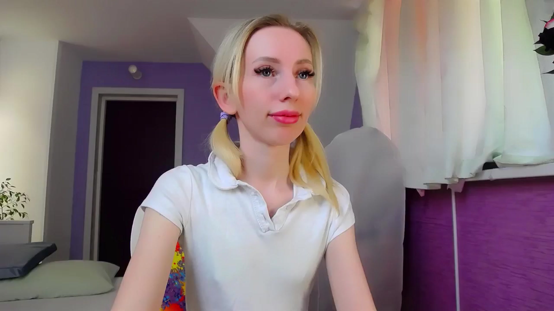 Gallery image thumbnail from PetitePrincez's myfreecams stream on, 05/19/2024, 14:00 image 8 of 20