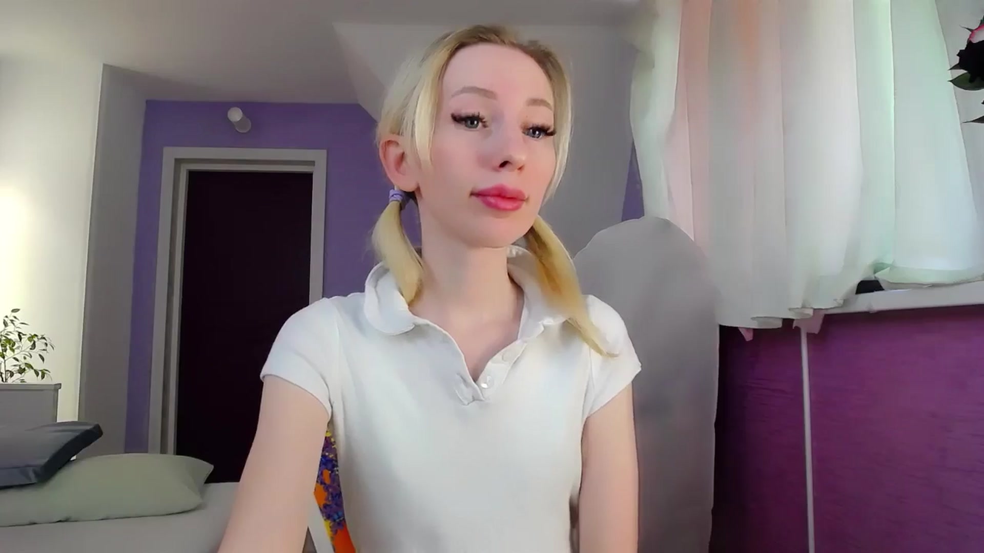 Gallery image thumbnail from PetitePrincez's myfreecams stream on, 05/19/2024, 14:00 image 2 of 20