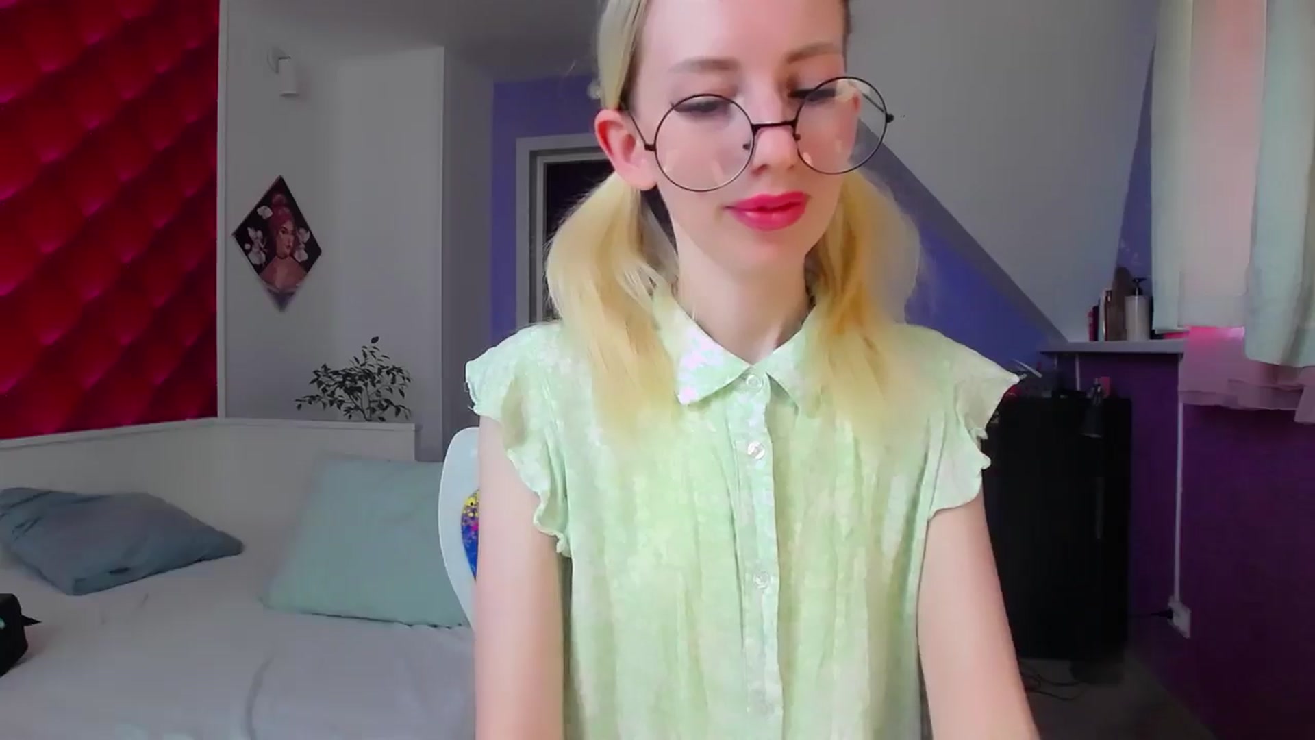 Gallery image thumbnail from PetitePrincez's myfreecams stream on, 06/01/2024, 13:14 image 18 of 20