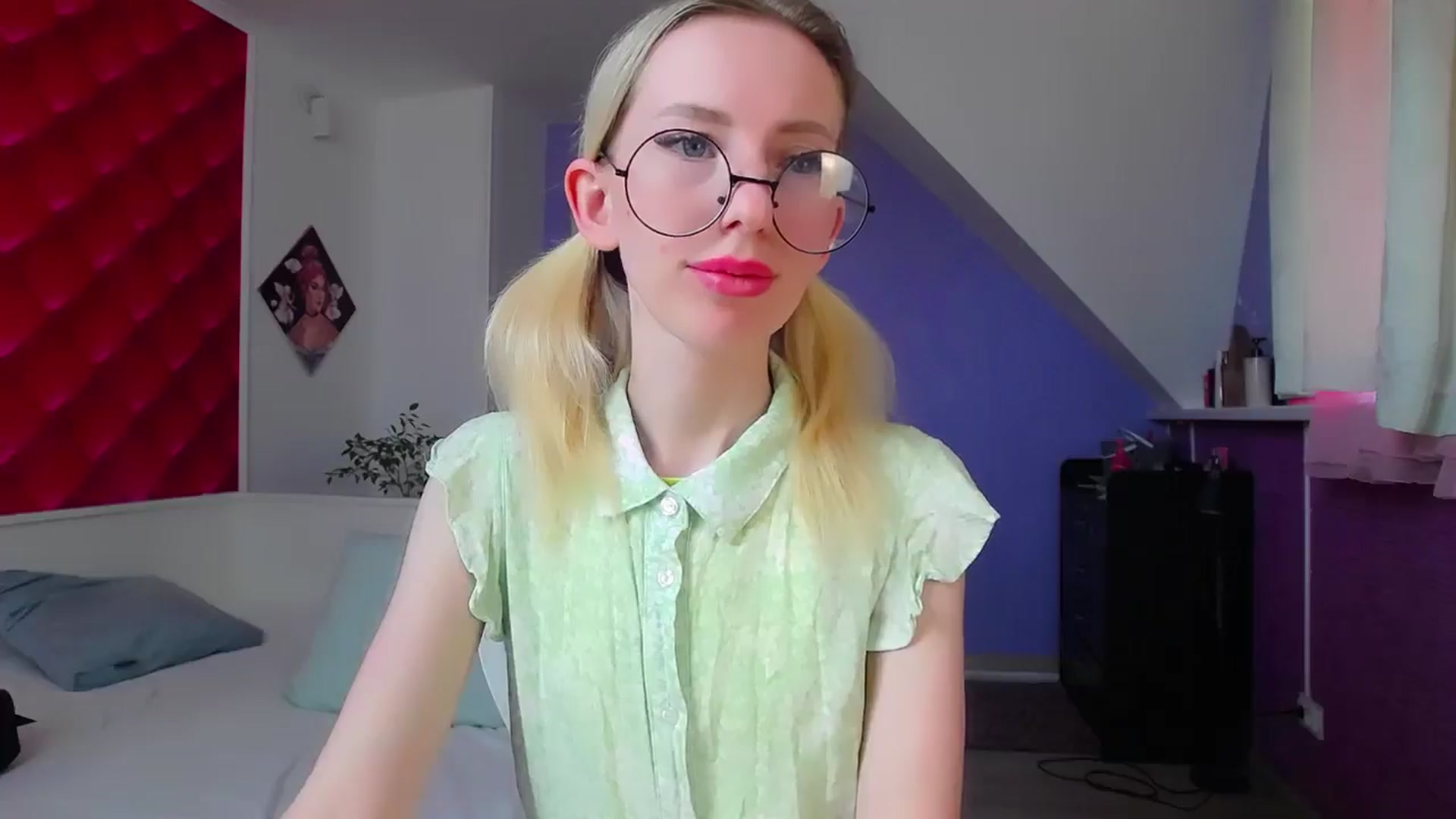 Gallery image thumbnail from PetitePrincez's myfreecams stream on, 06/01/2024, 13:14 image 4 of 20